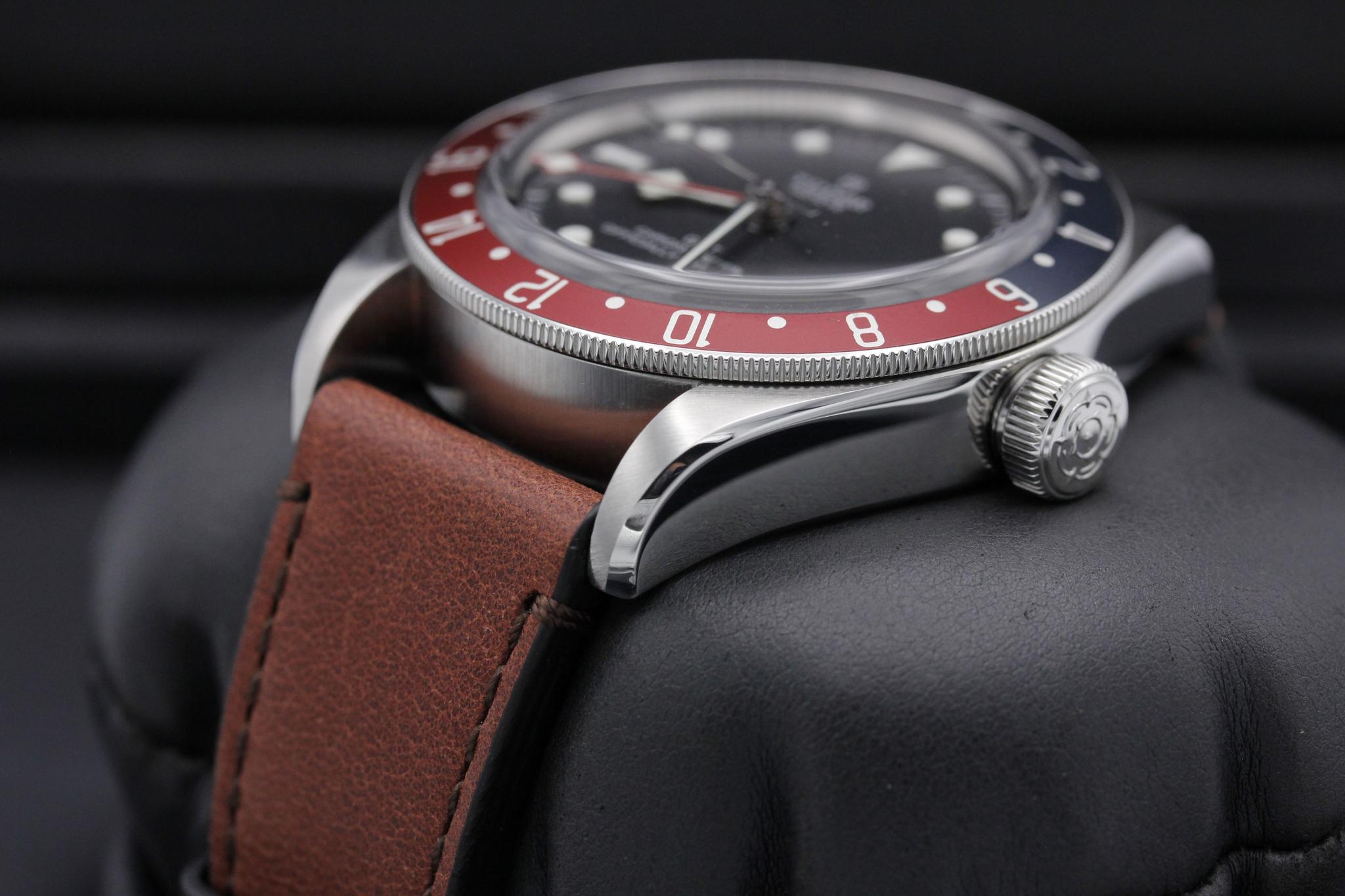 Watch Image 2