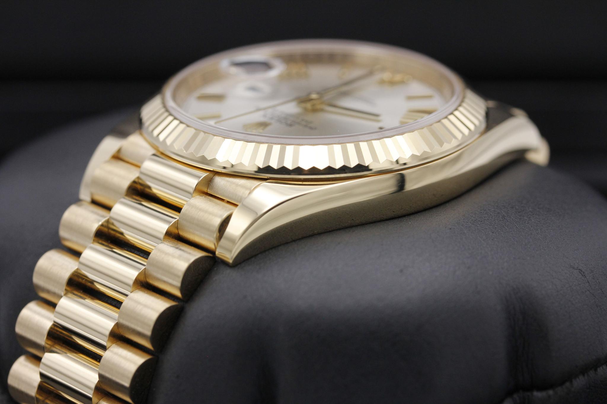 Watch Image 5