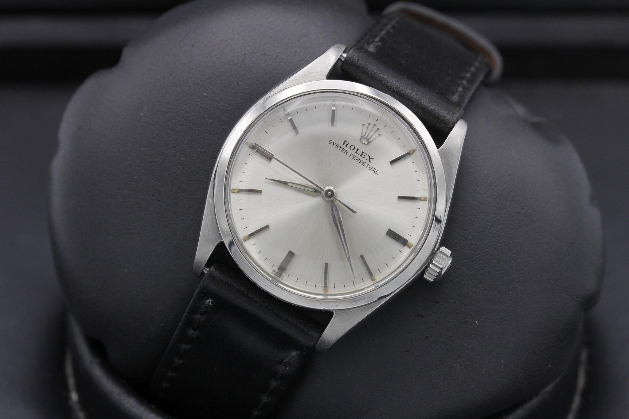 Watch Image 10