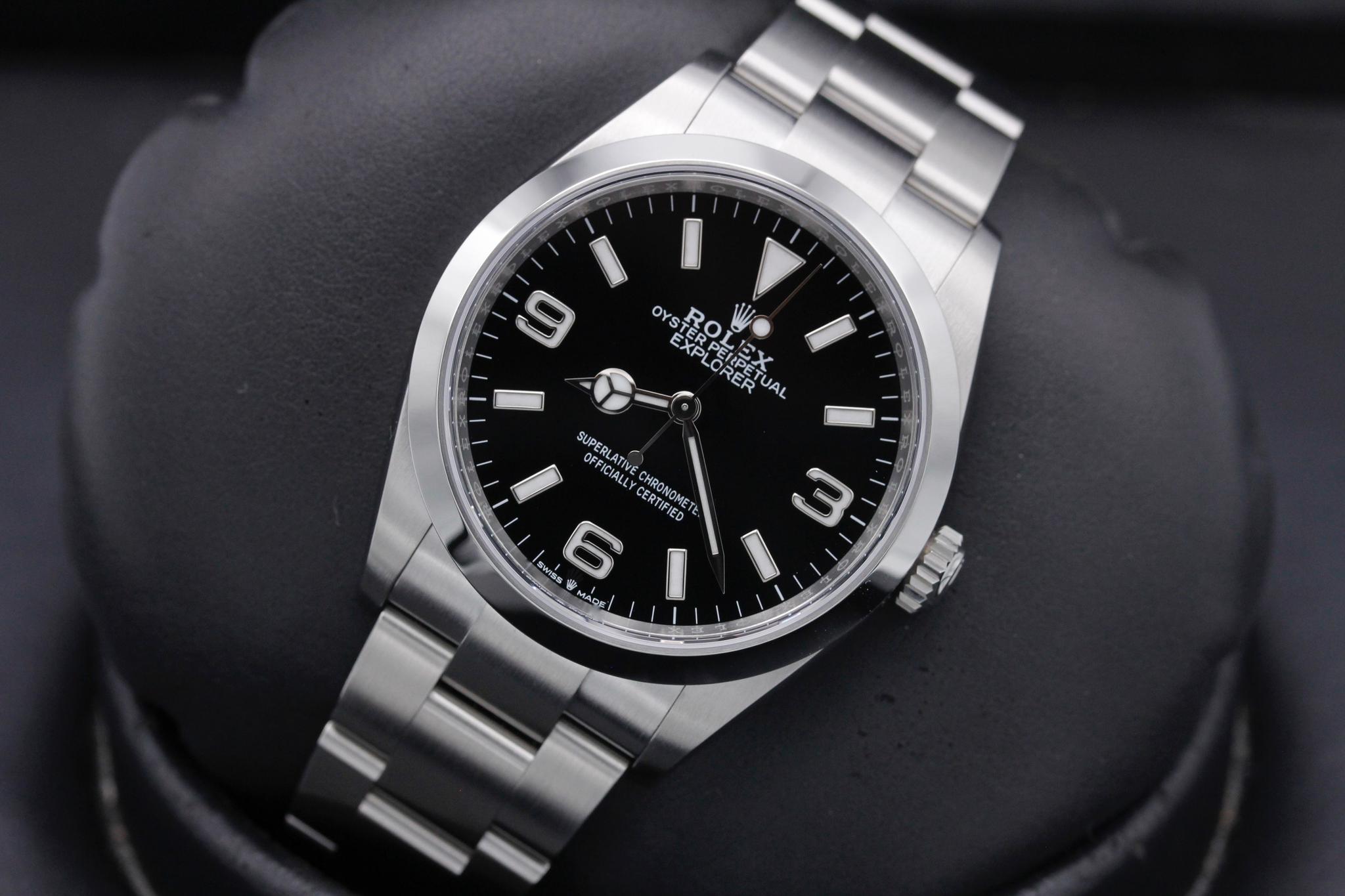 Watch Image 10