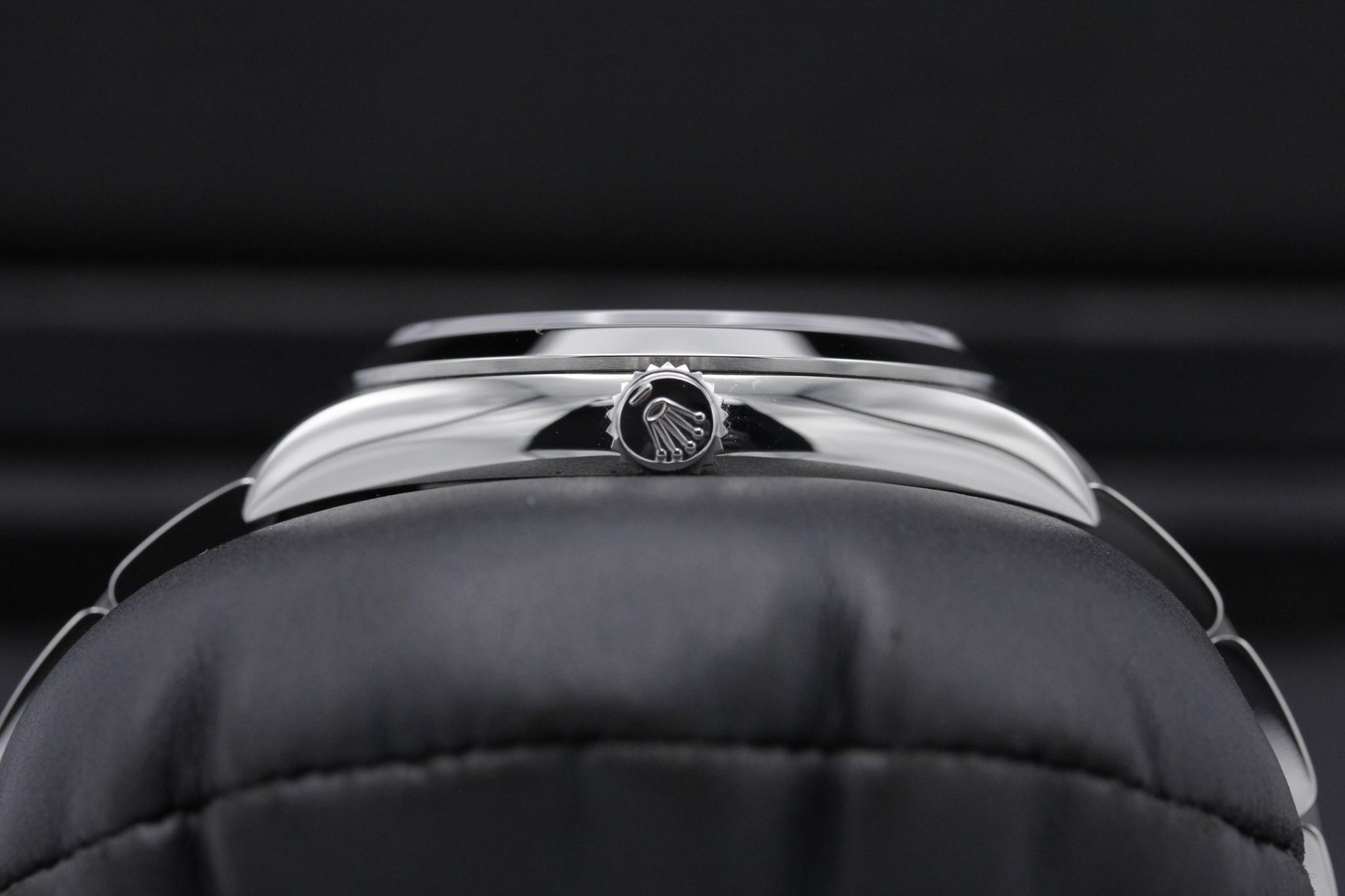 Watch Image 3
