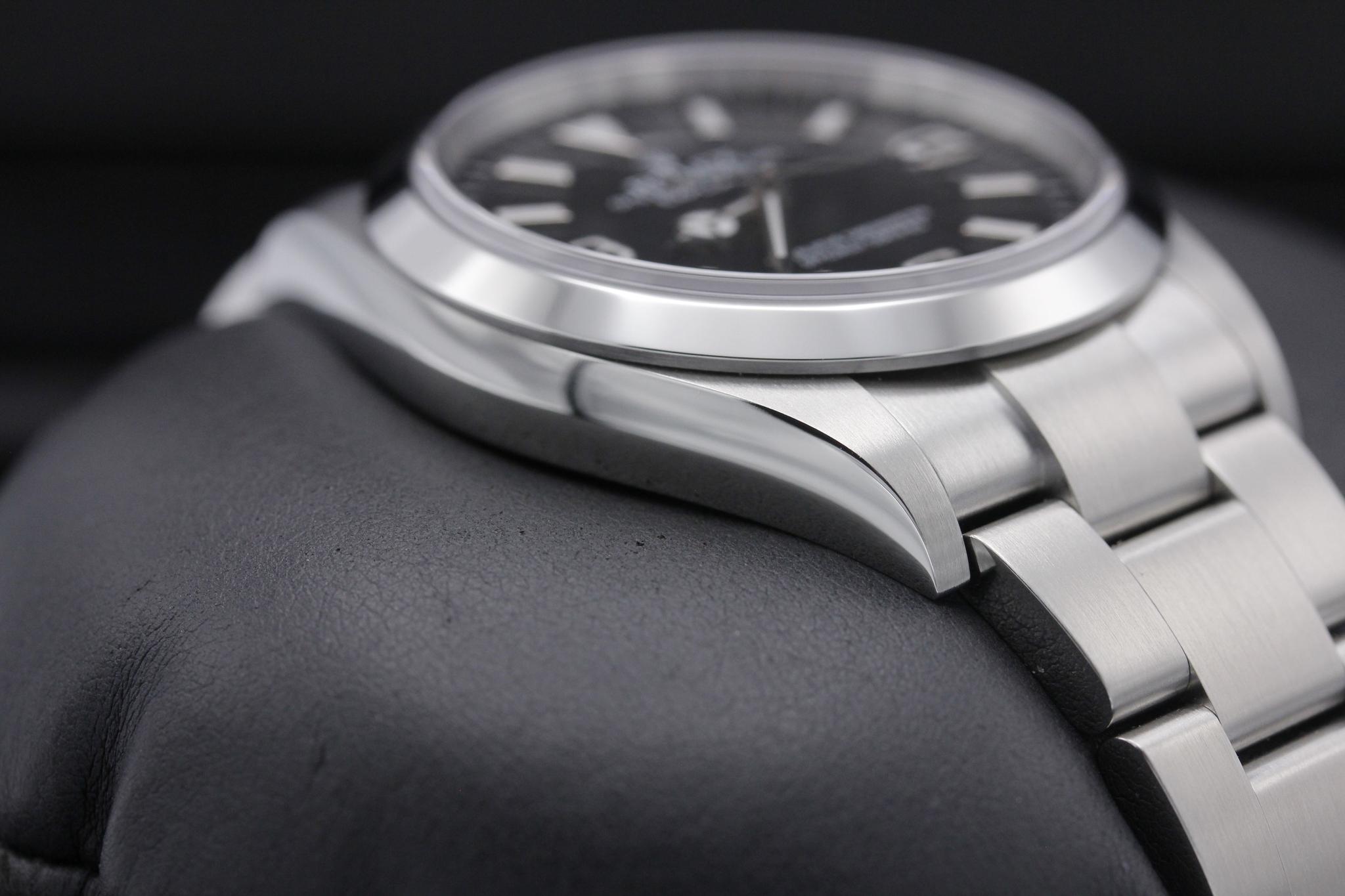 Watch Image 6