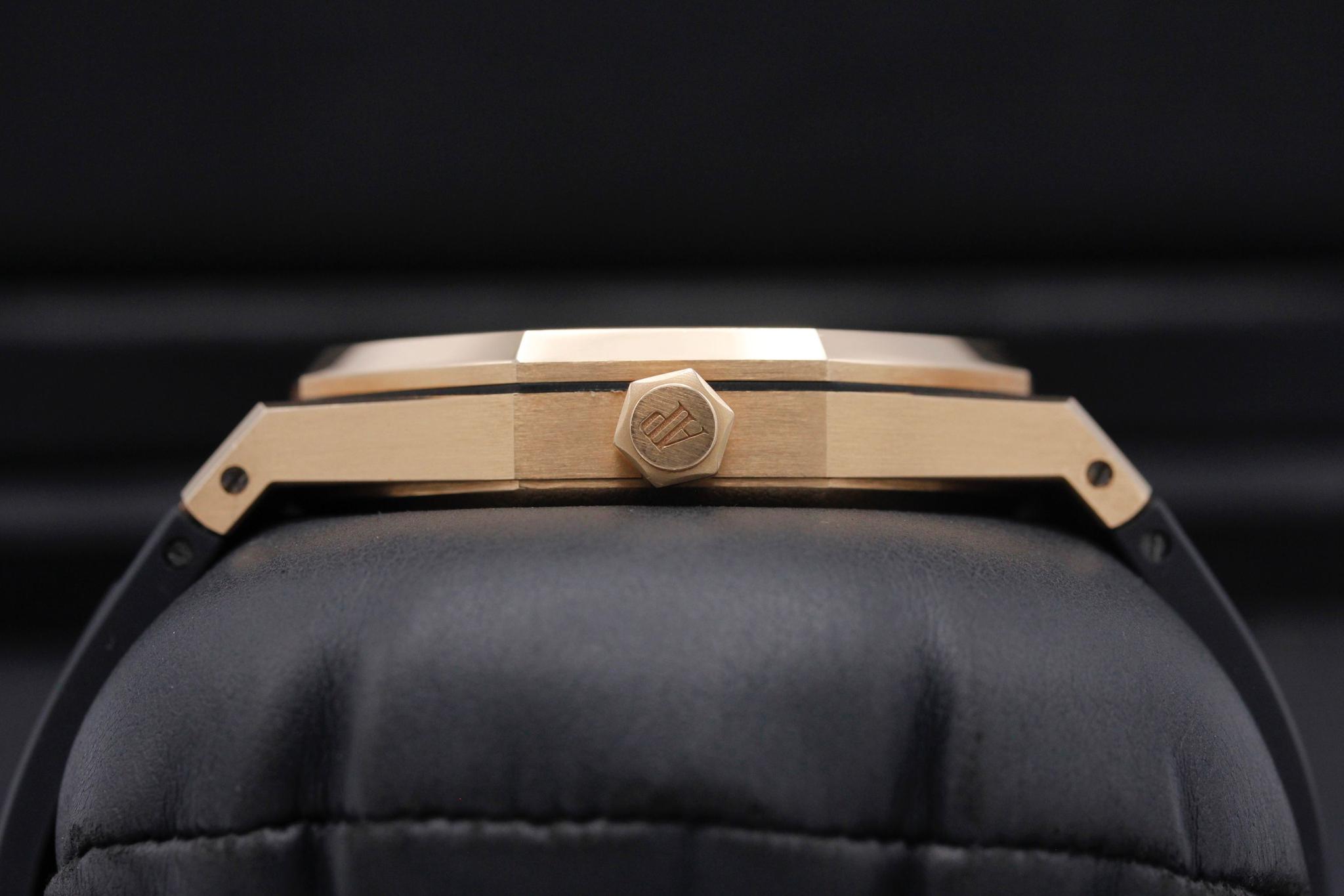 Watch Image 3