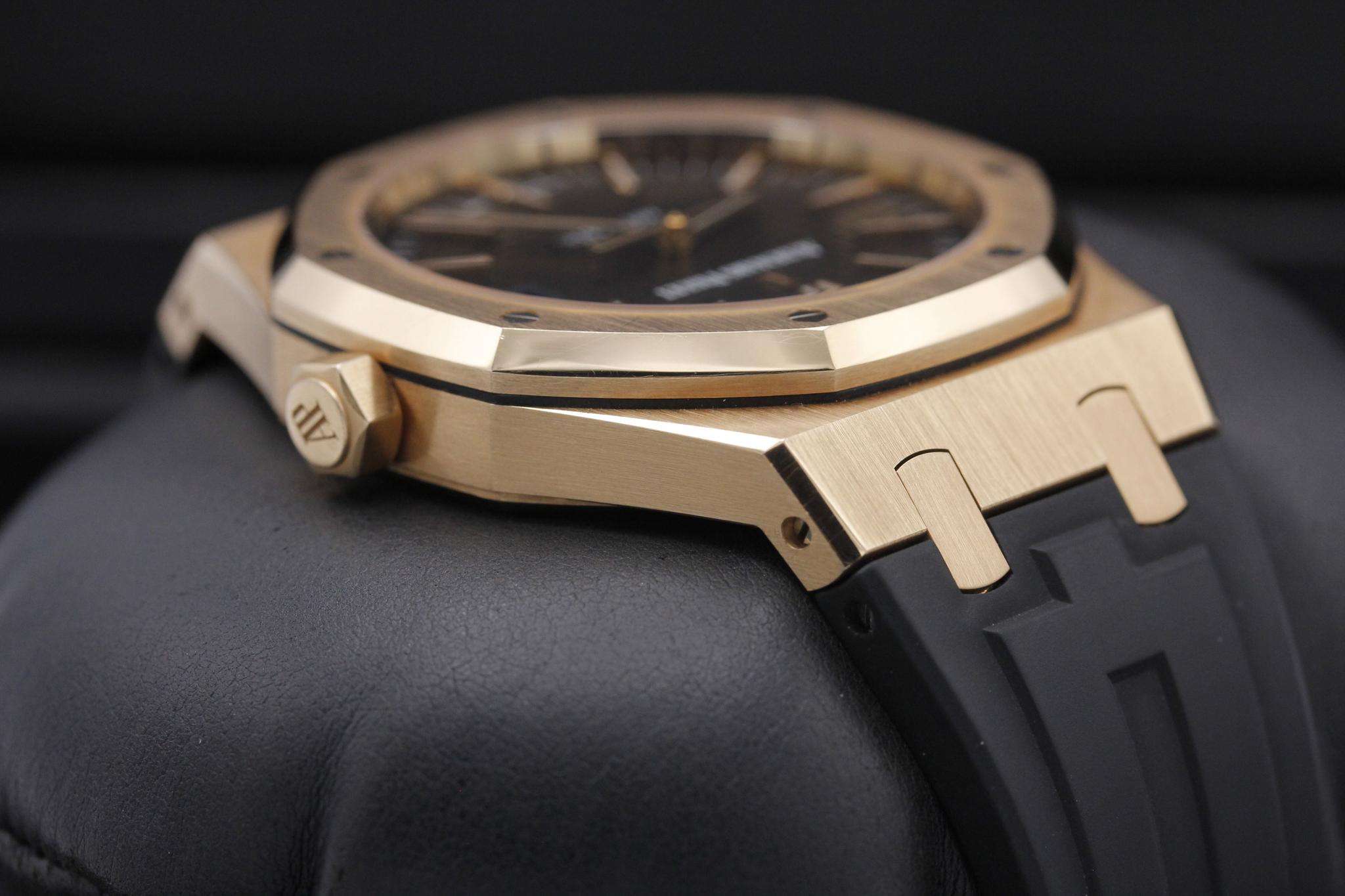 Watch Image 4