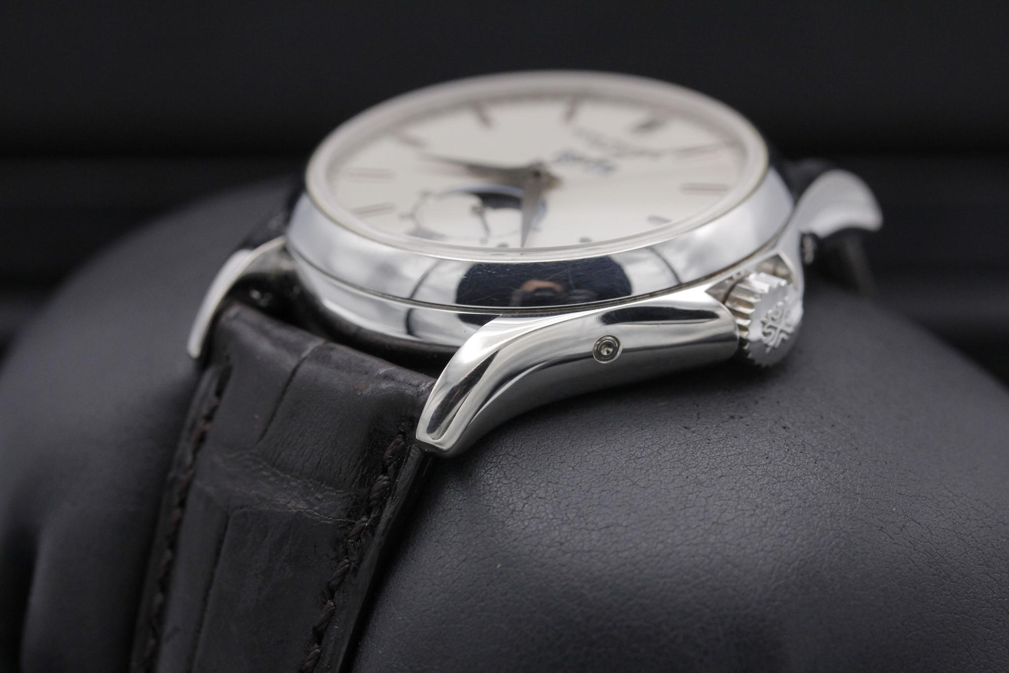 Watch Image 2