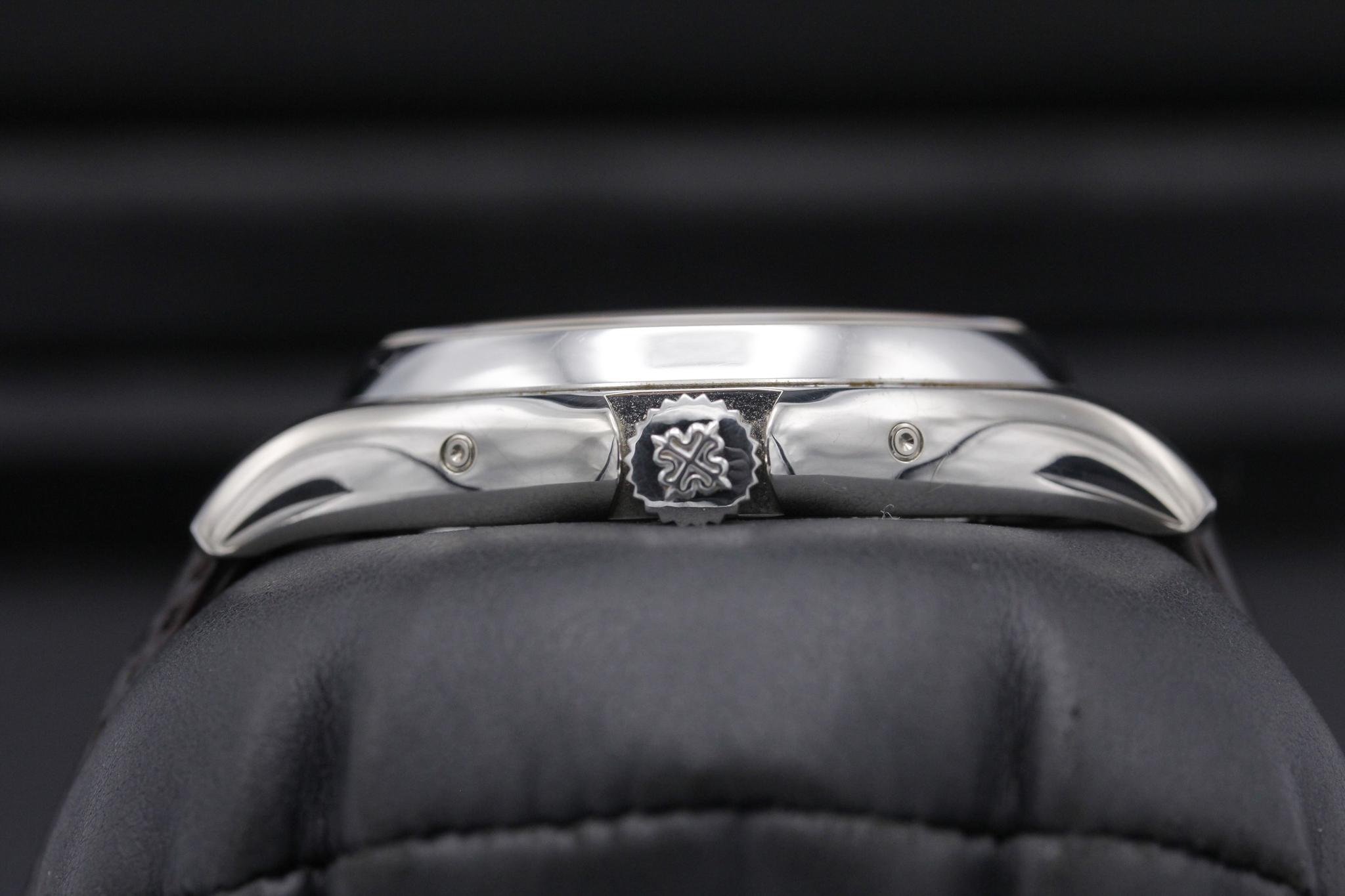 Watch Image 3