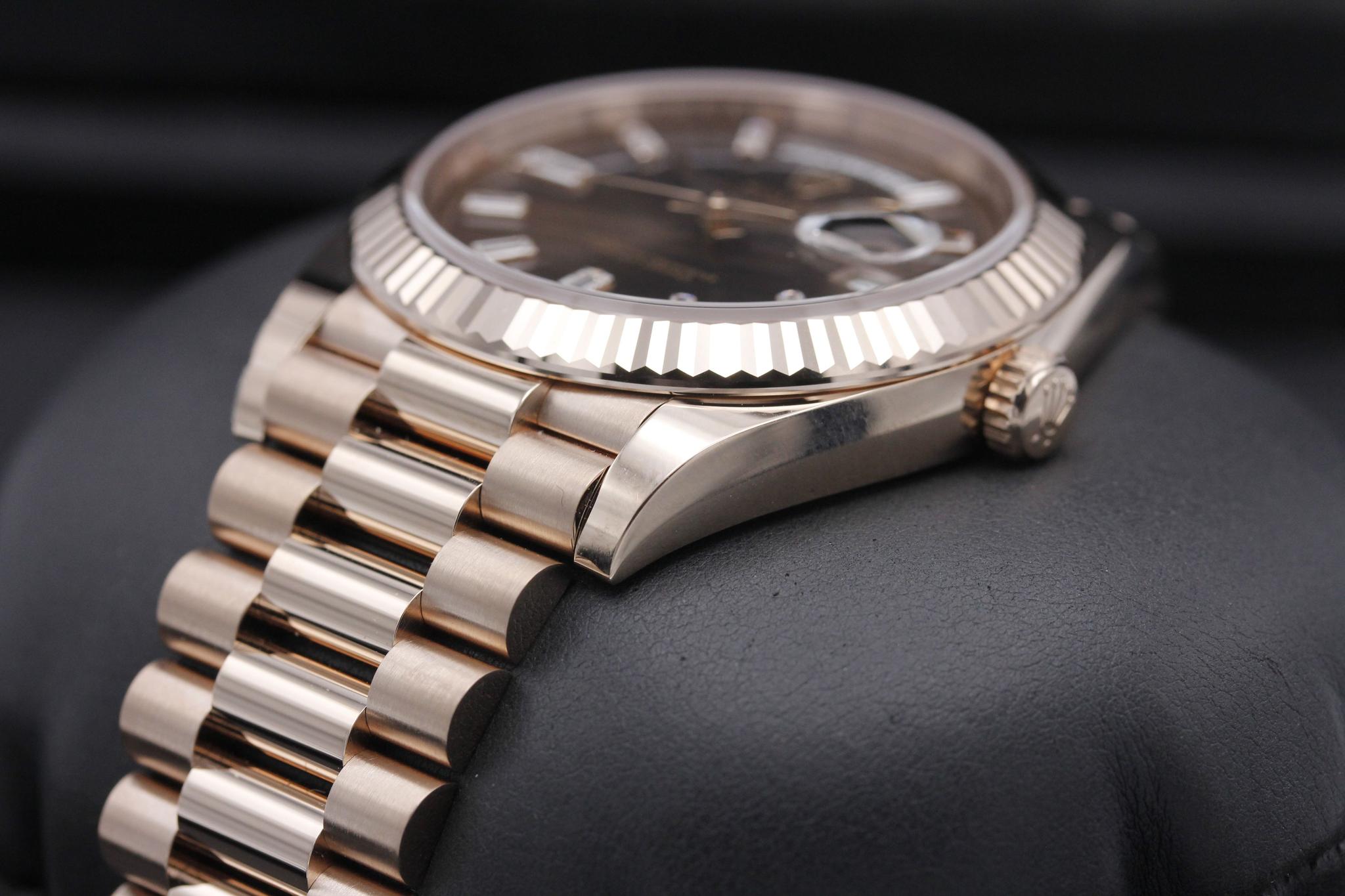 Watch Image 2