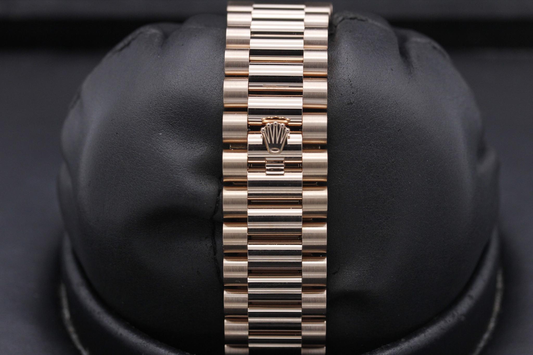 Watch Image 7