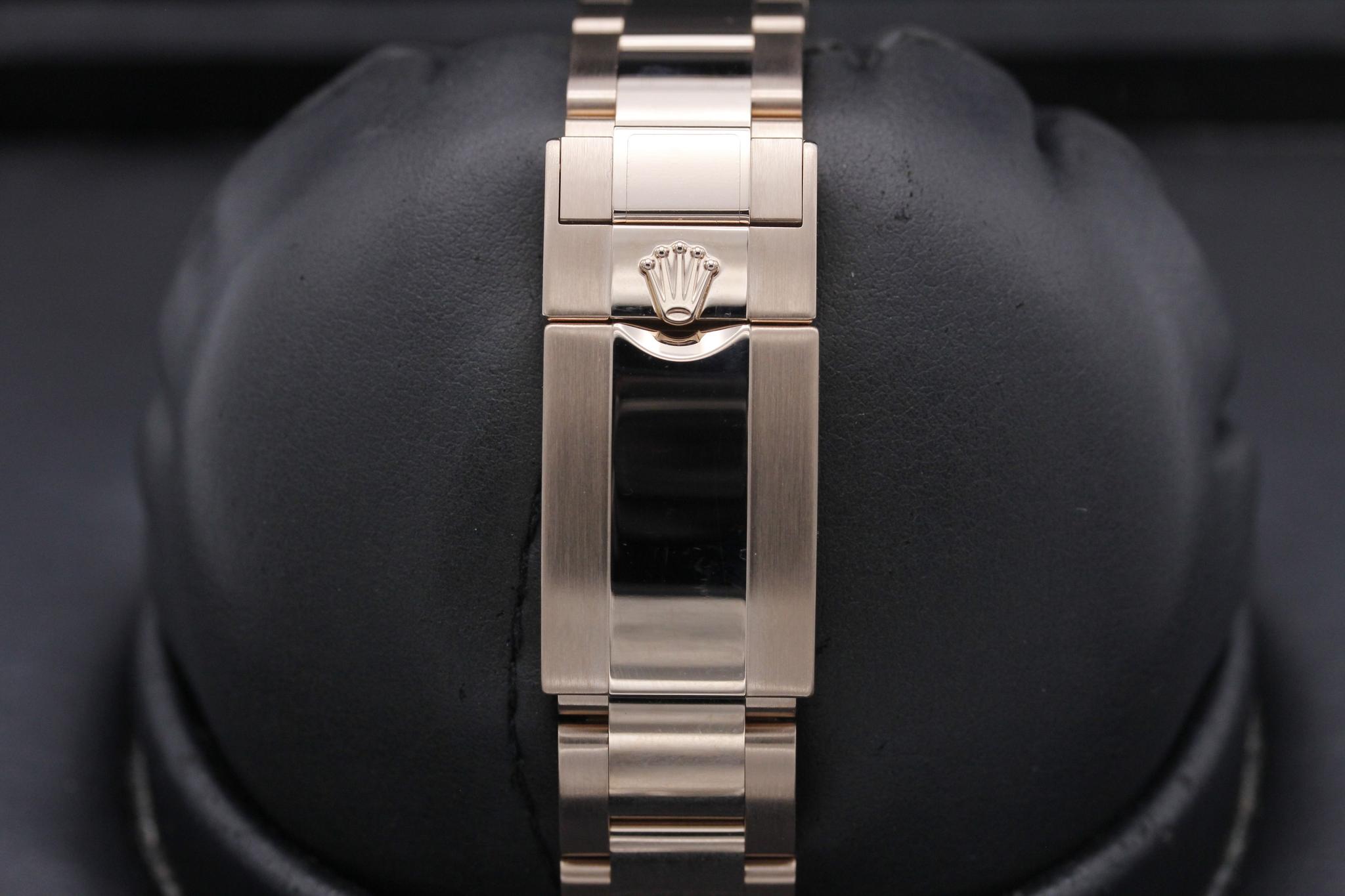 Watch Image 8