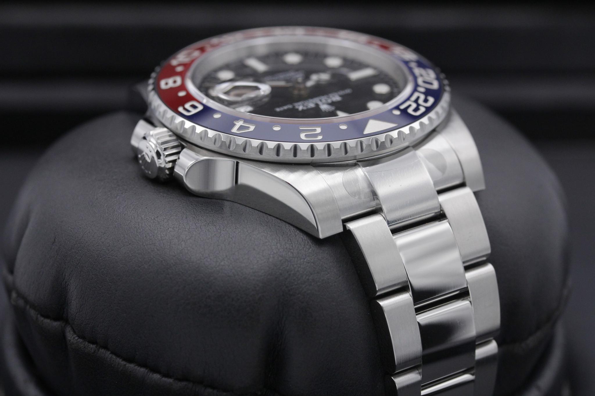 Watch Image 4