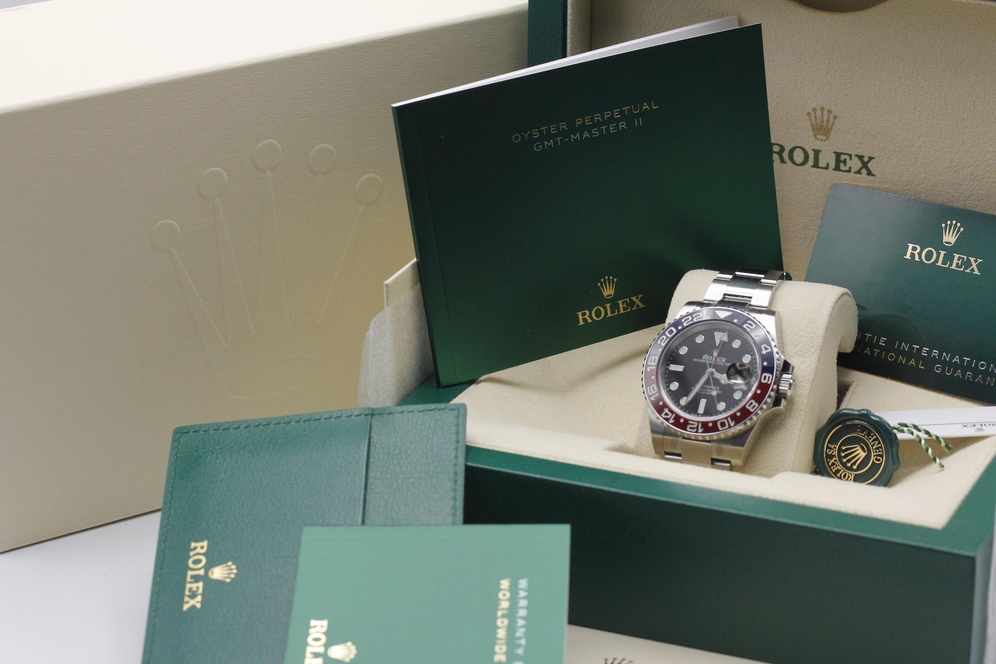 Watch Image 11
