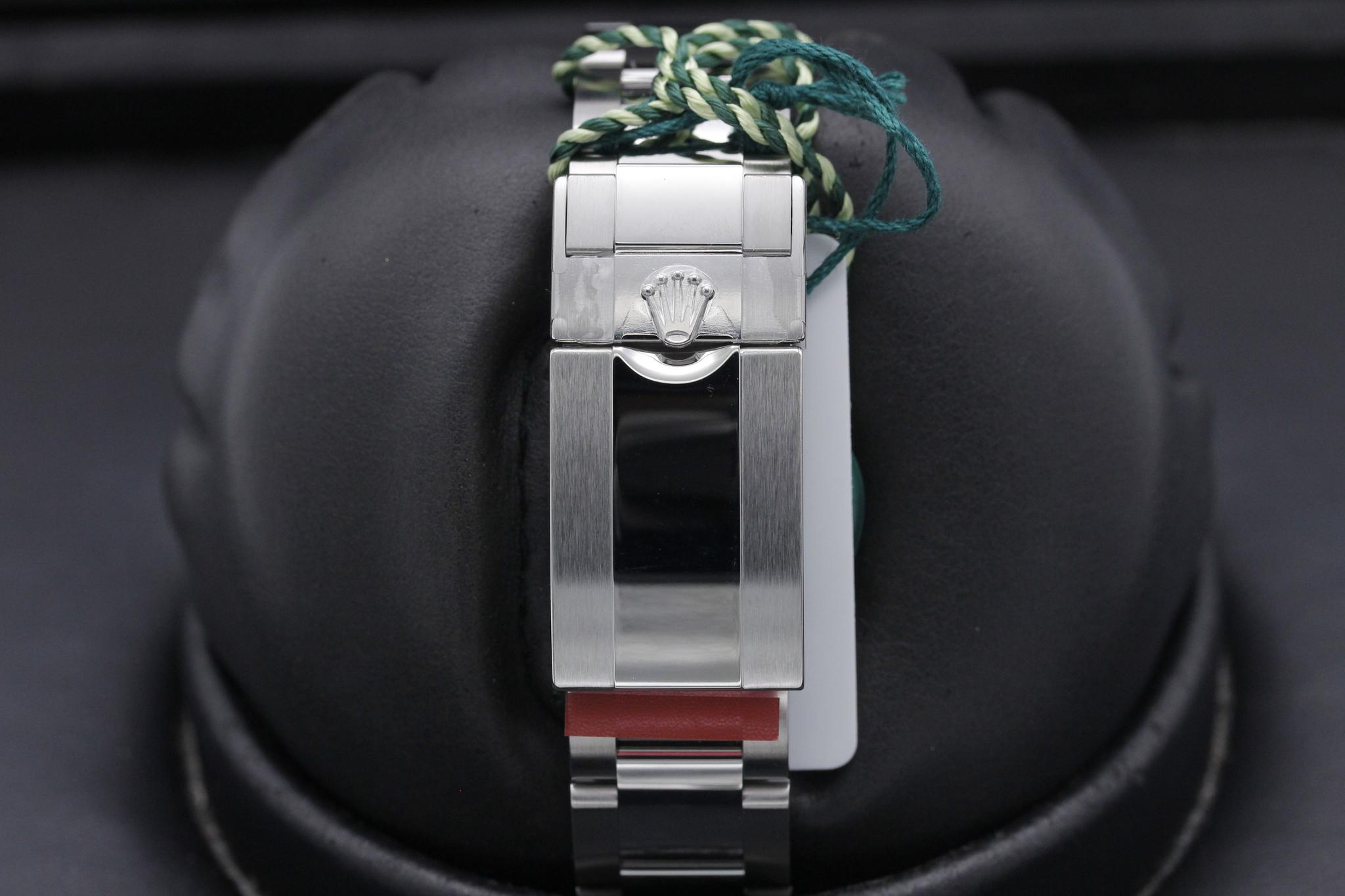 Watch Image 8
