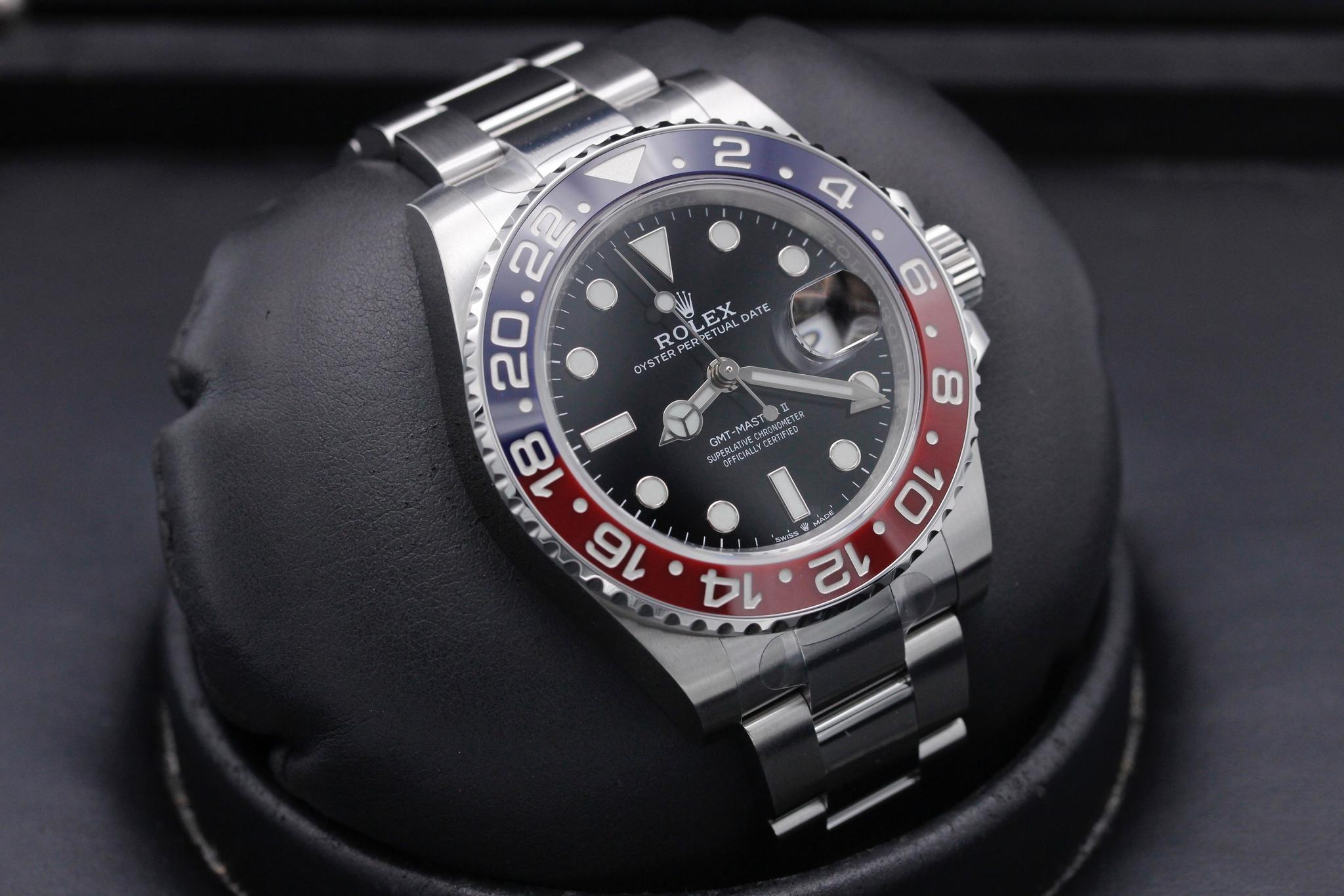 Watch Image 10