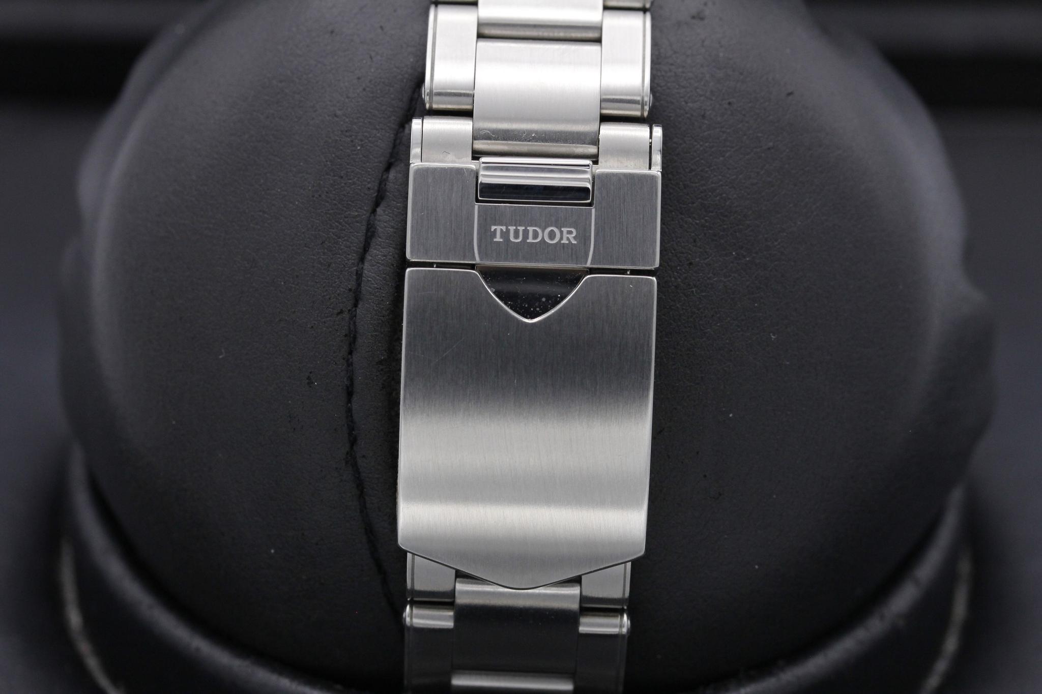 Watch Image 8