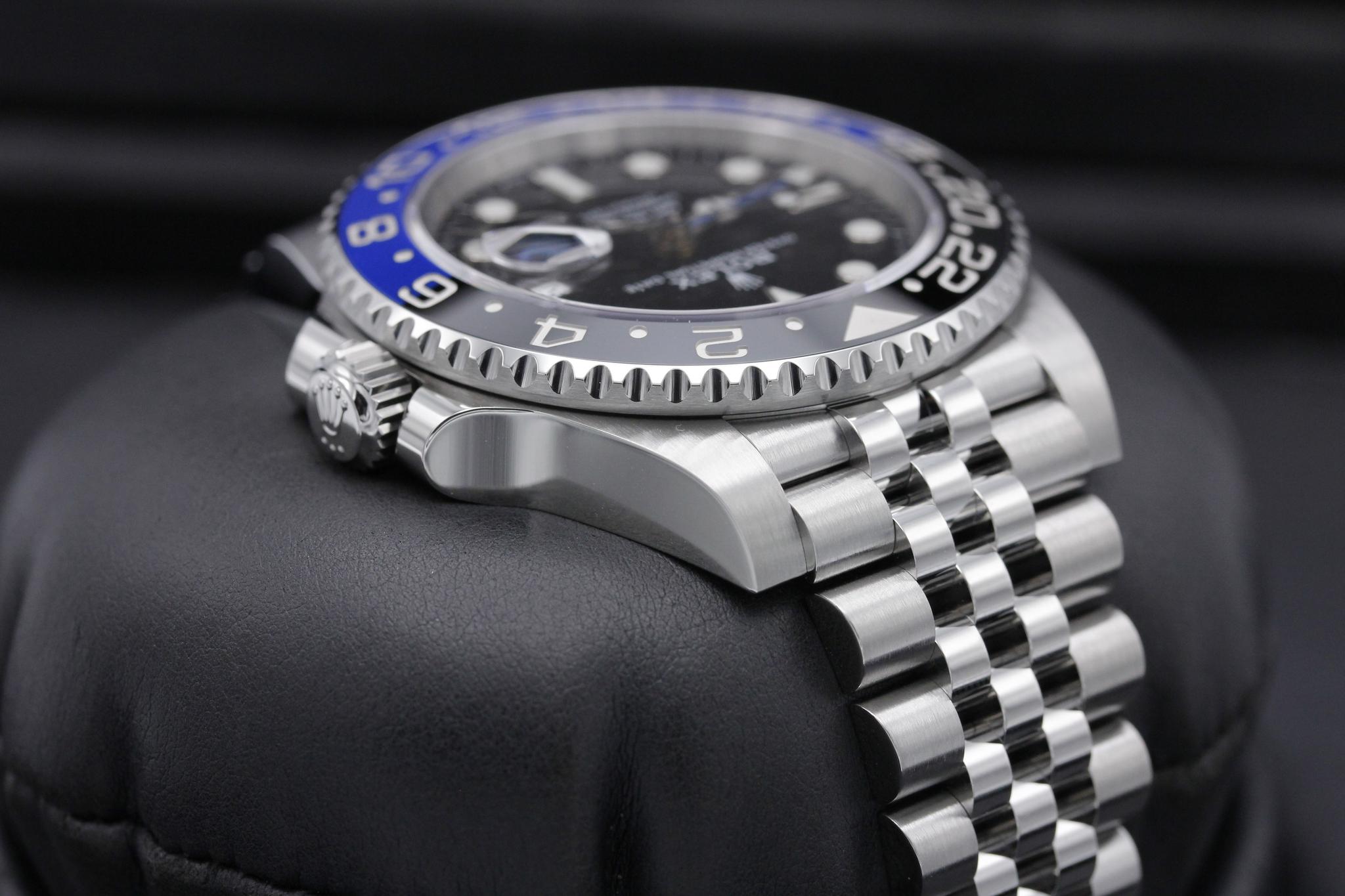 Watch Image 4