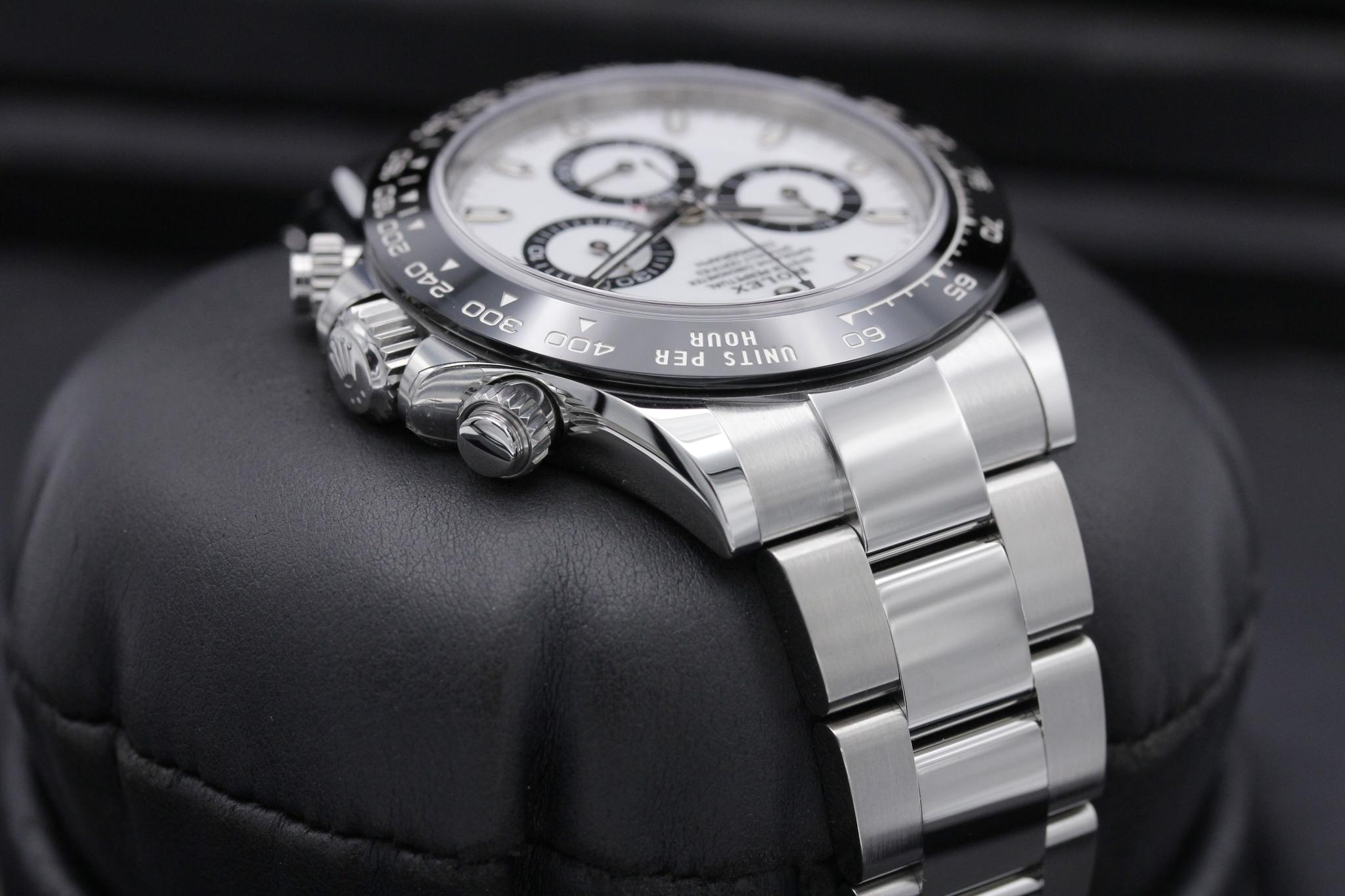 Watch Image 4