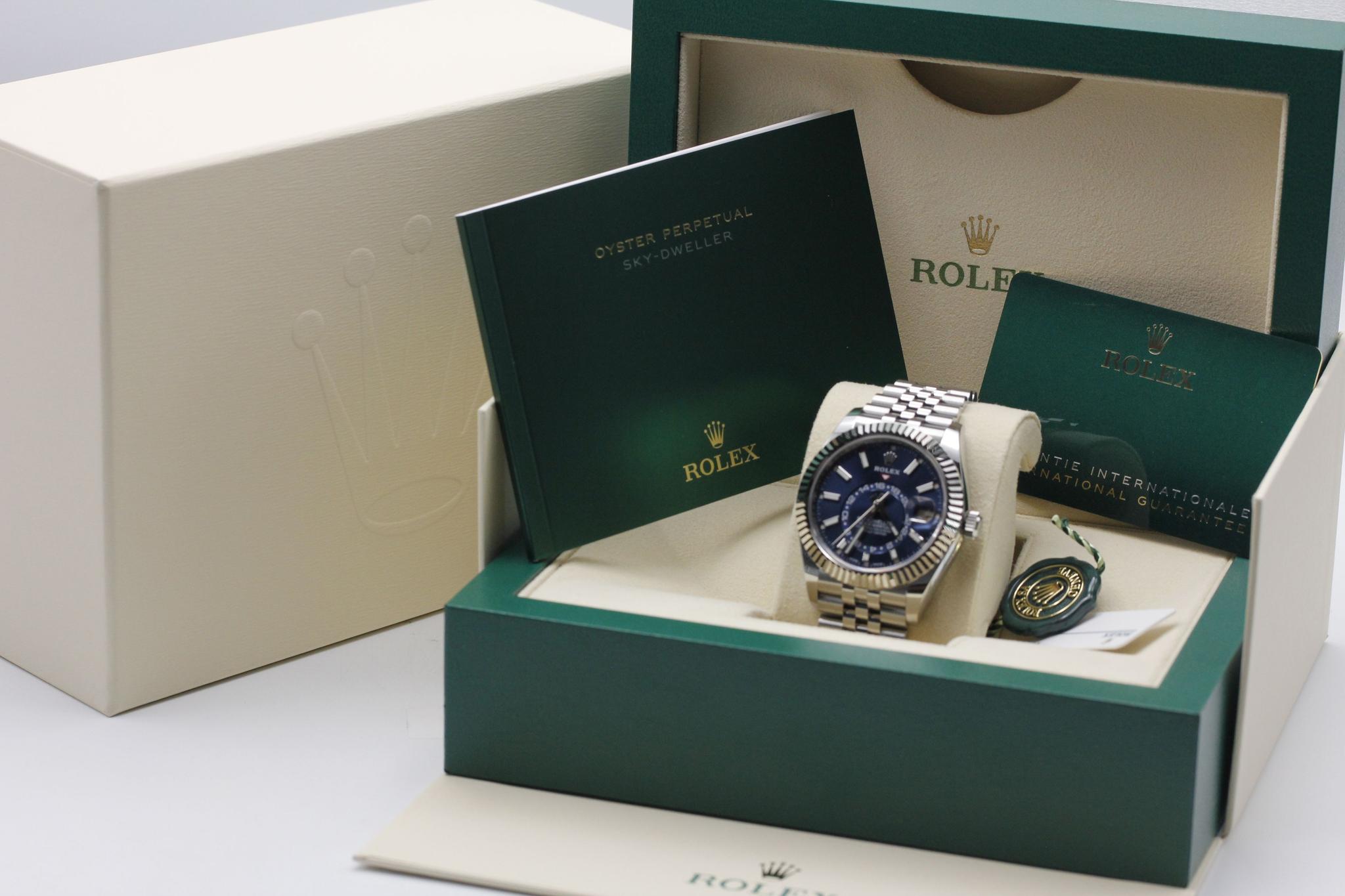 Watch Image 11