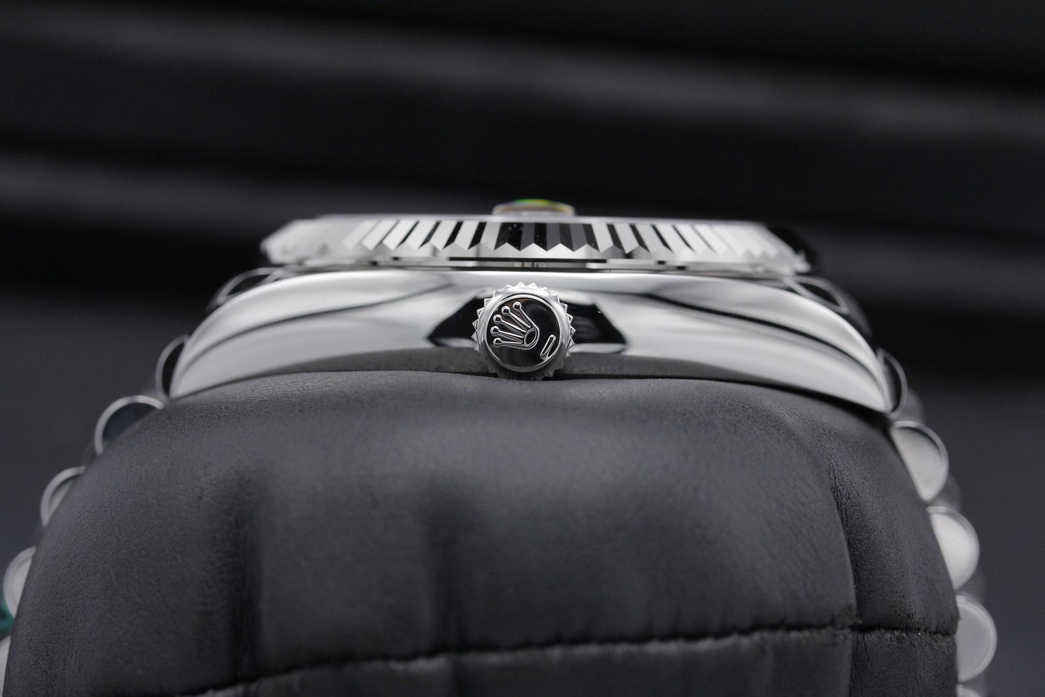 Watch Image 3