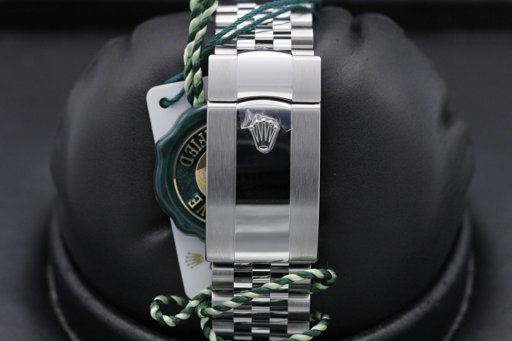 Watch Image 8