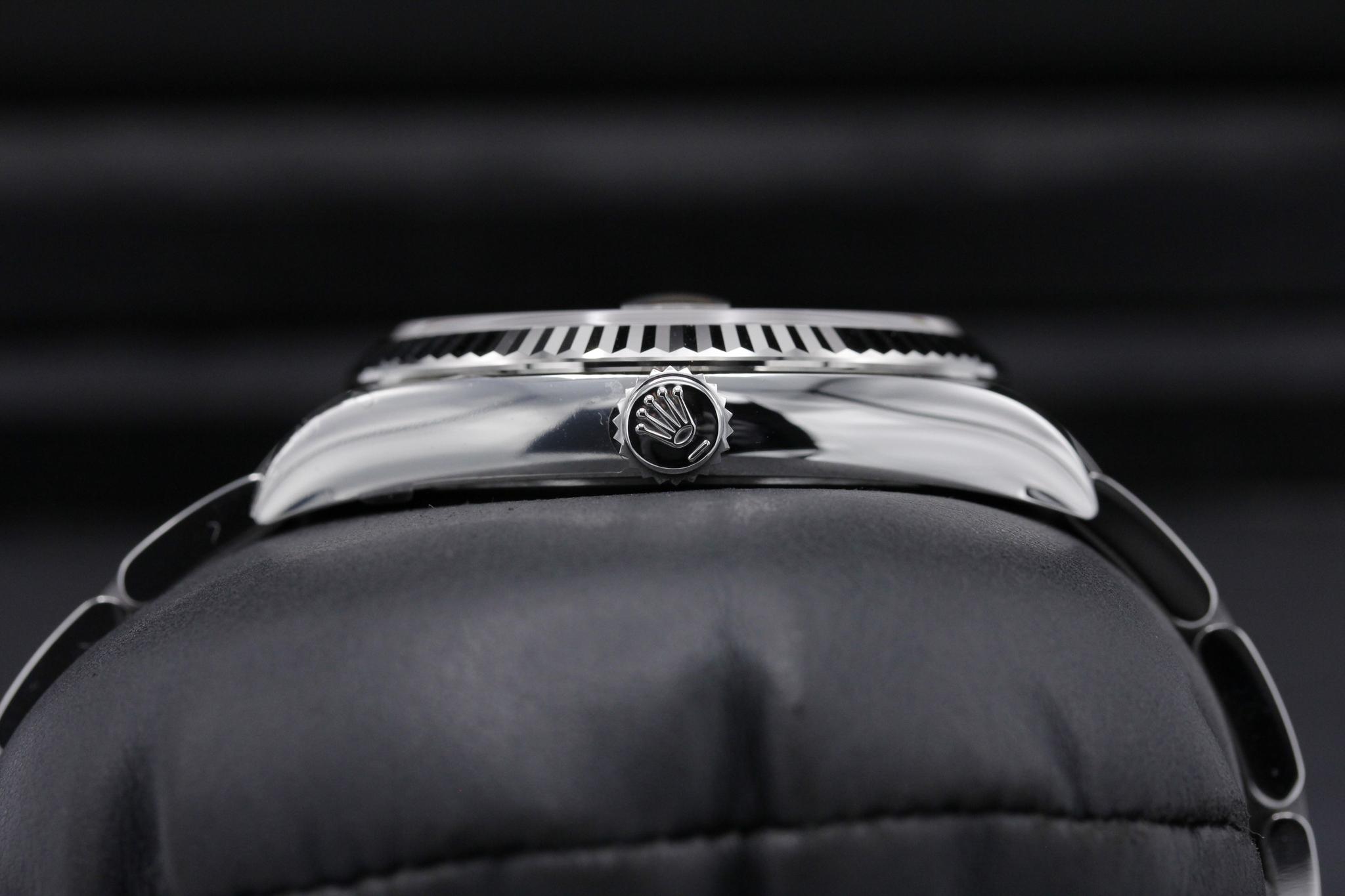 Watch Image 3