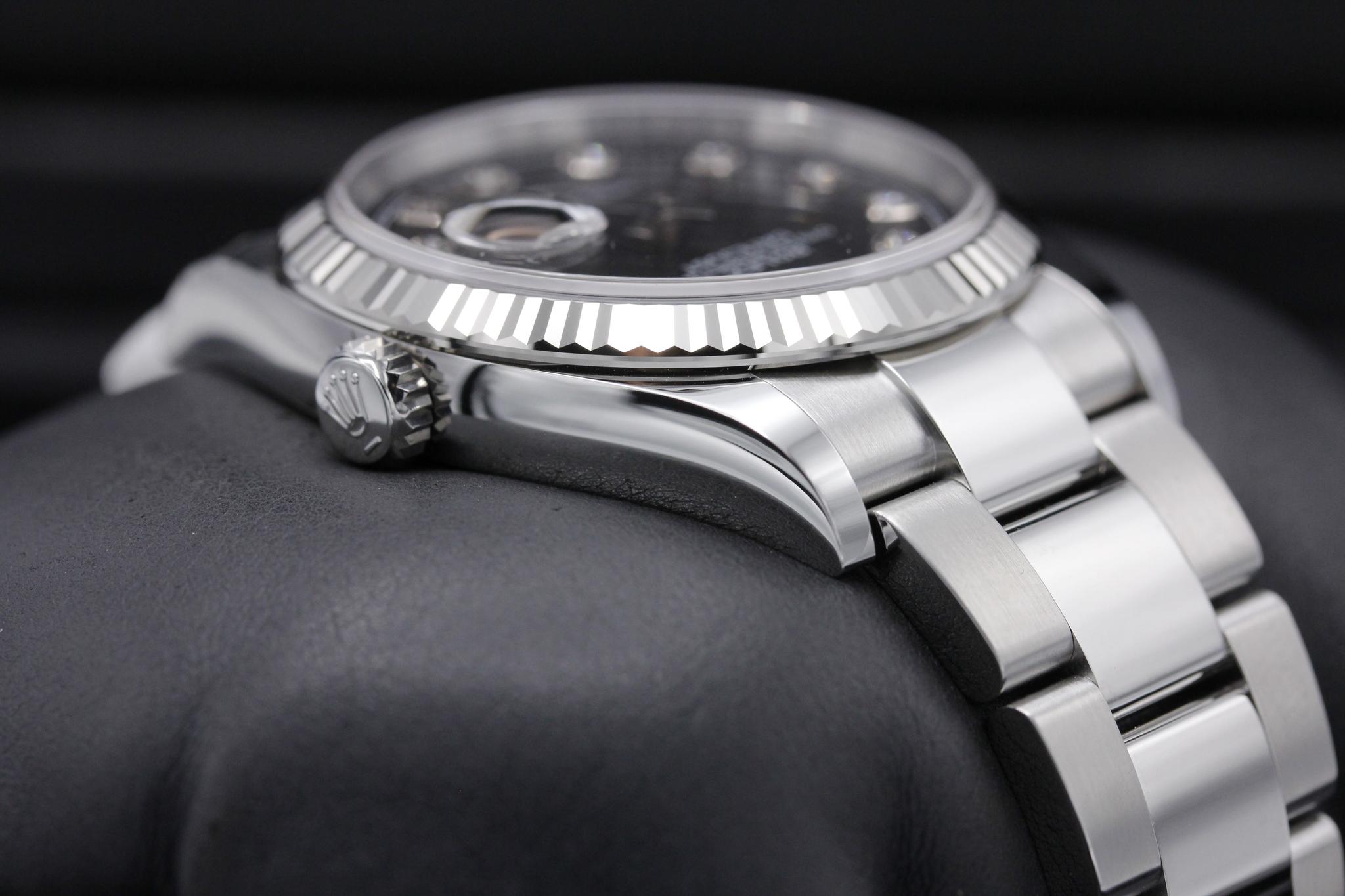 Watch Image 4