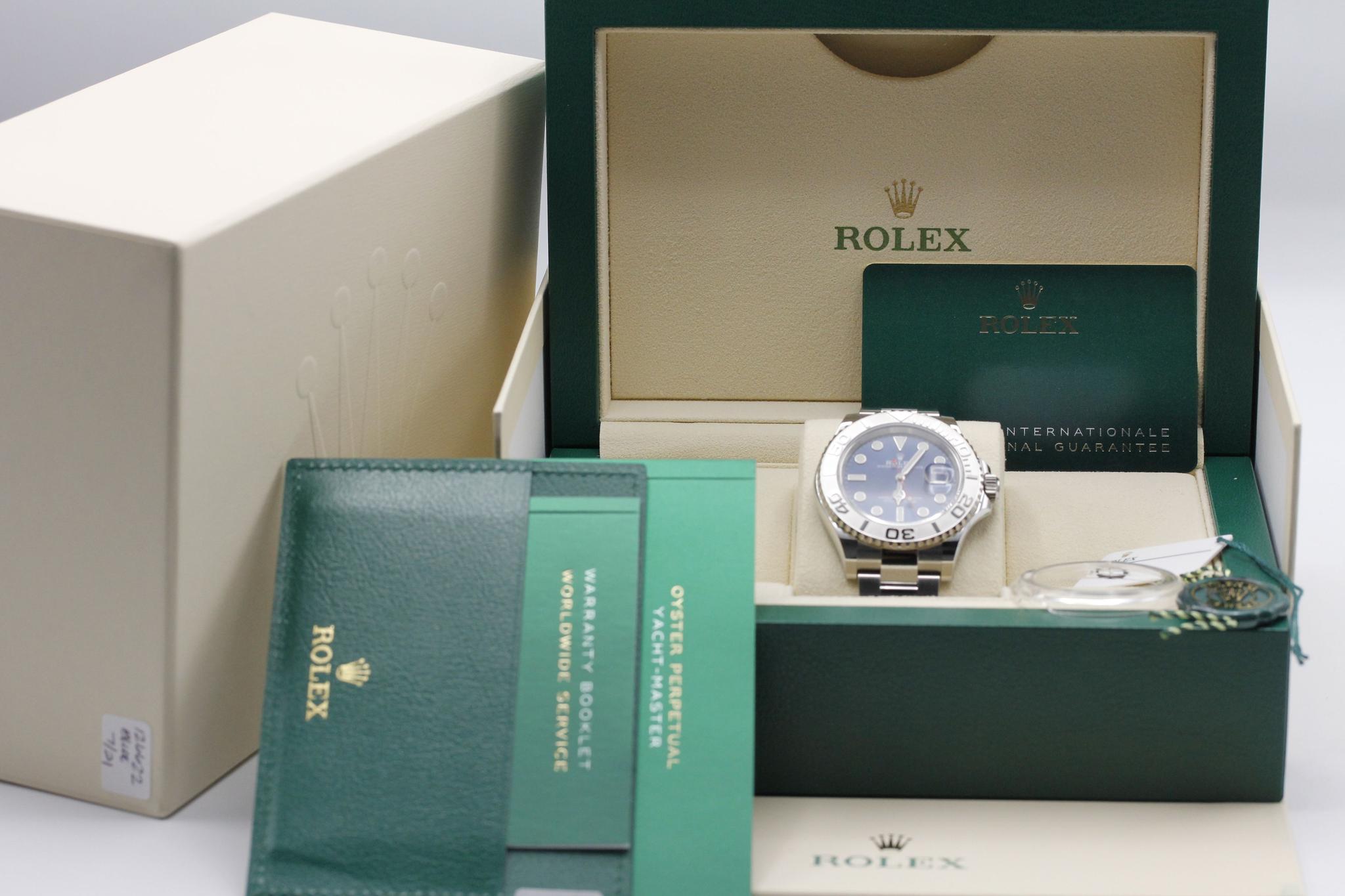 Watch Image 11