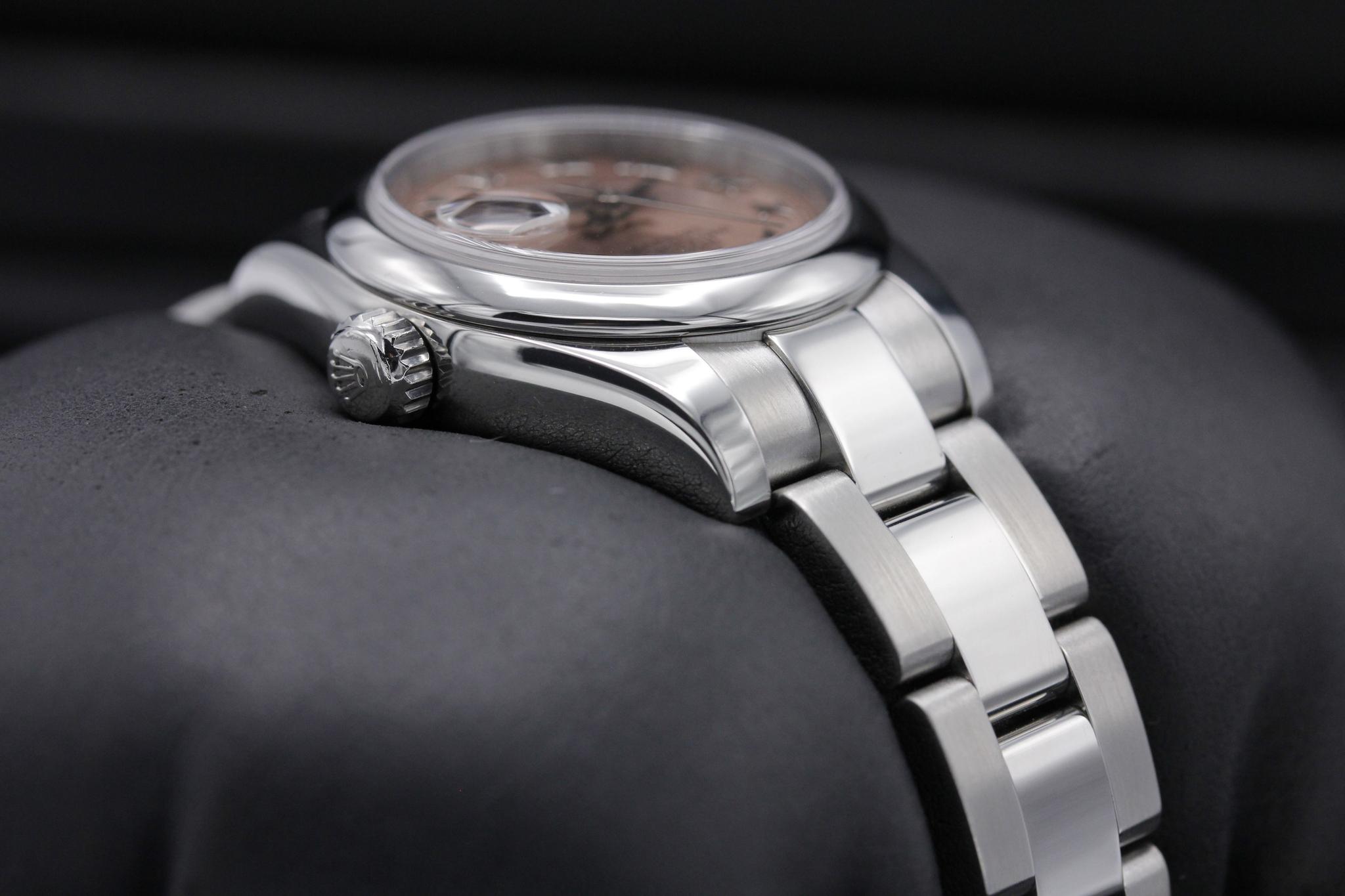 Watch Image 4