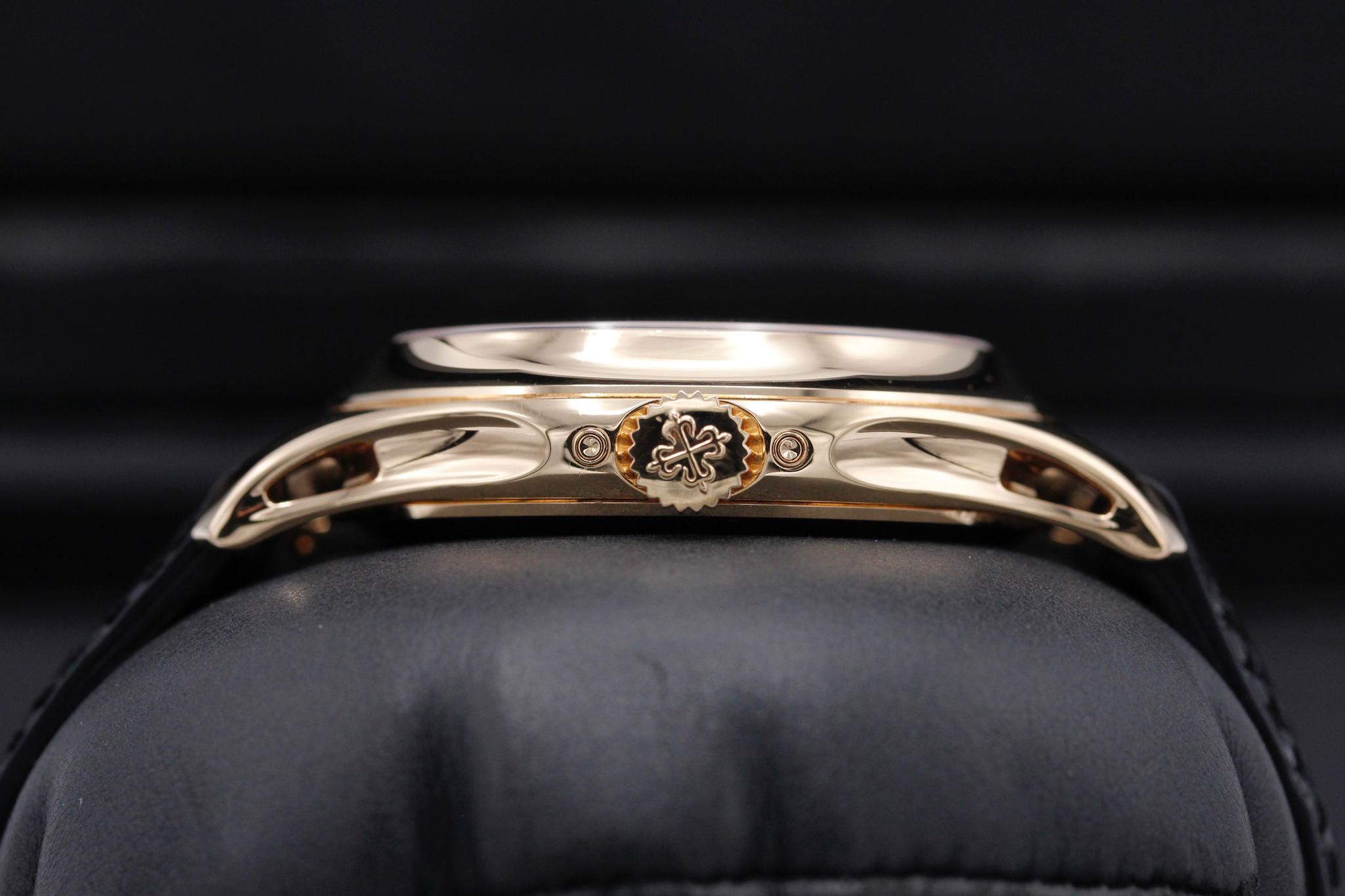Watch Image 3