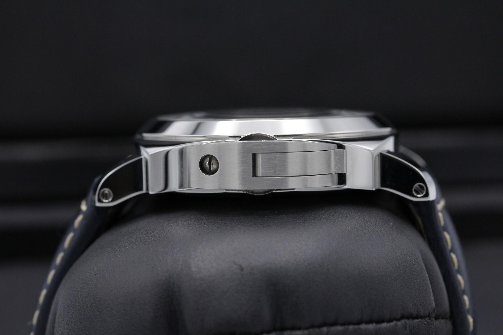 Watch Image 3