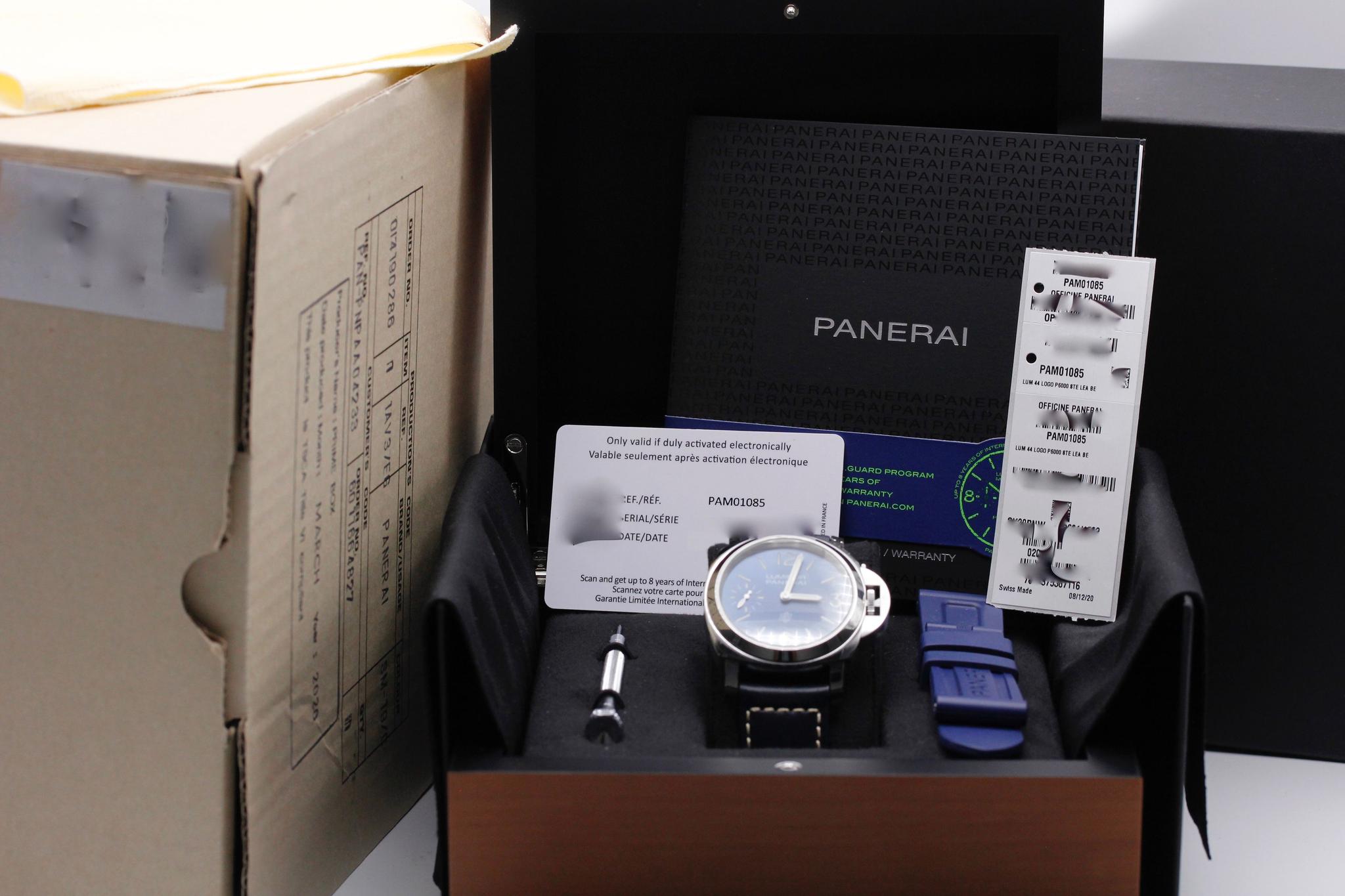 Watch Image 11