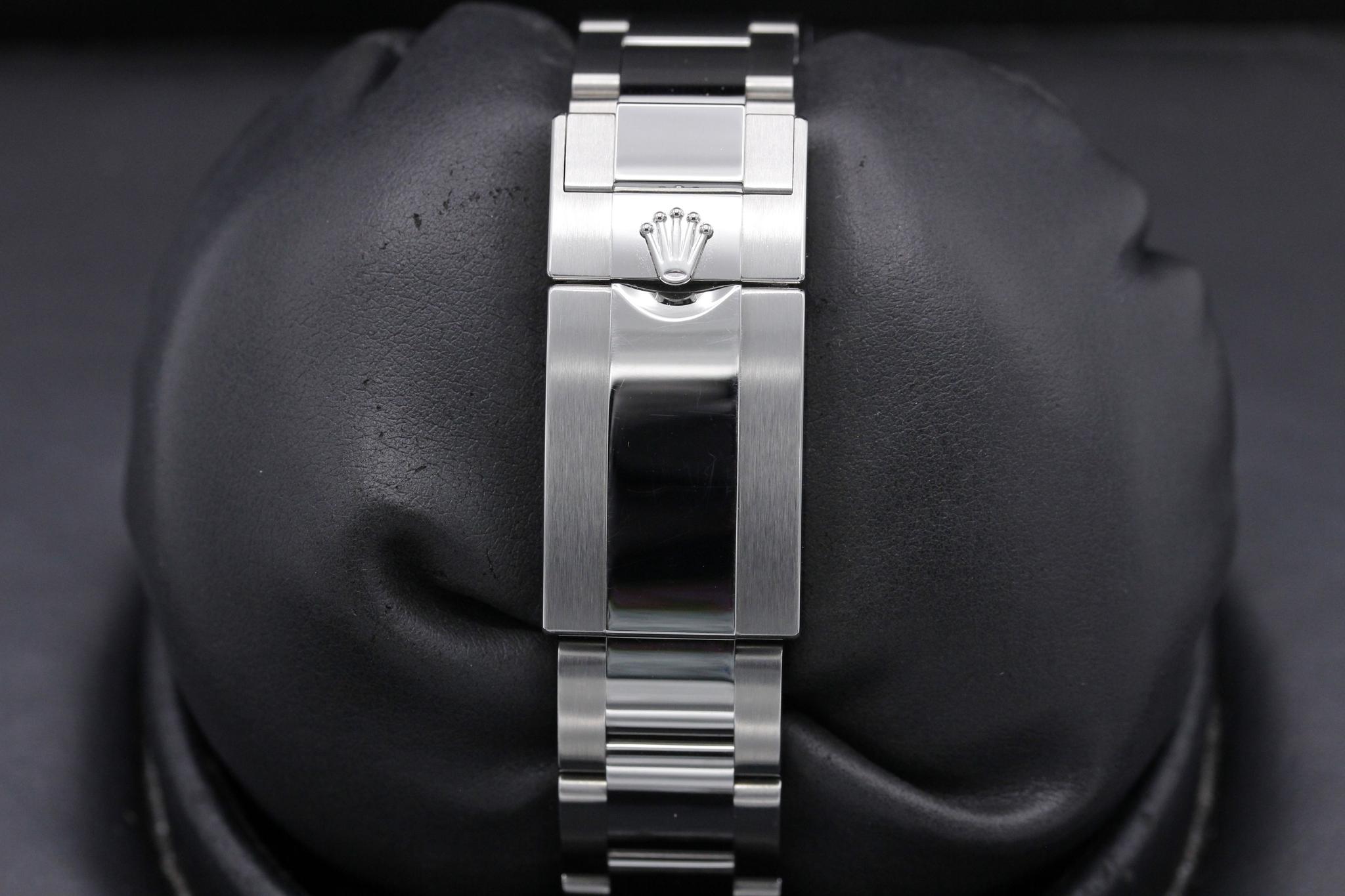 Watch Image 8