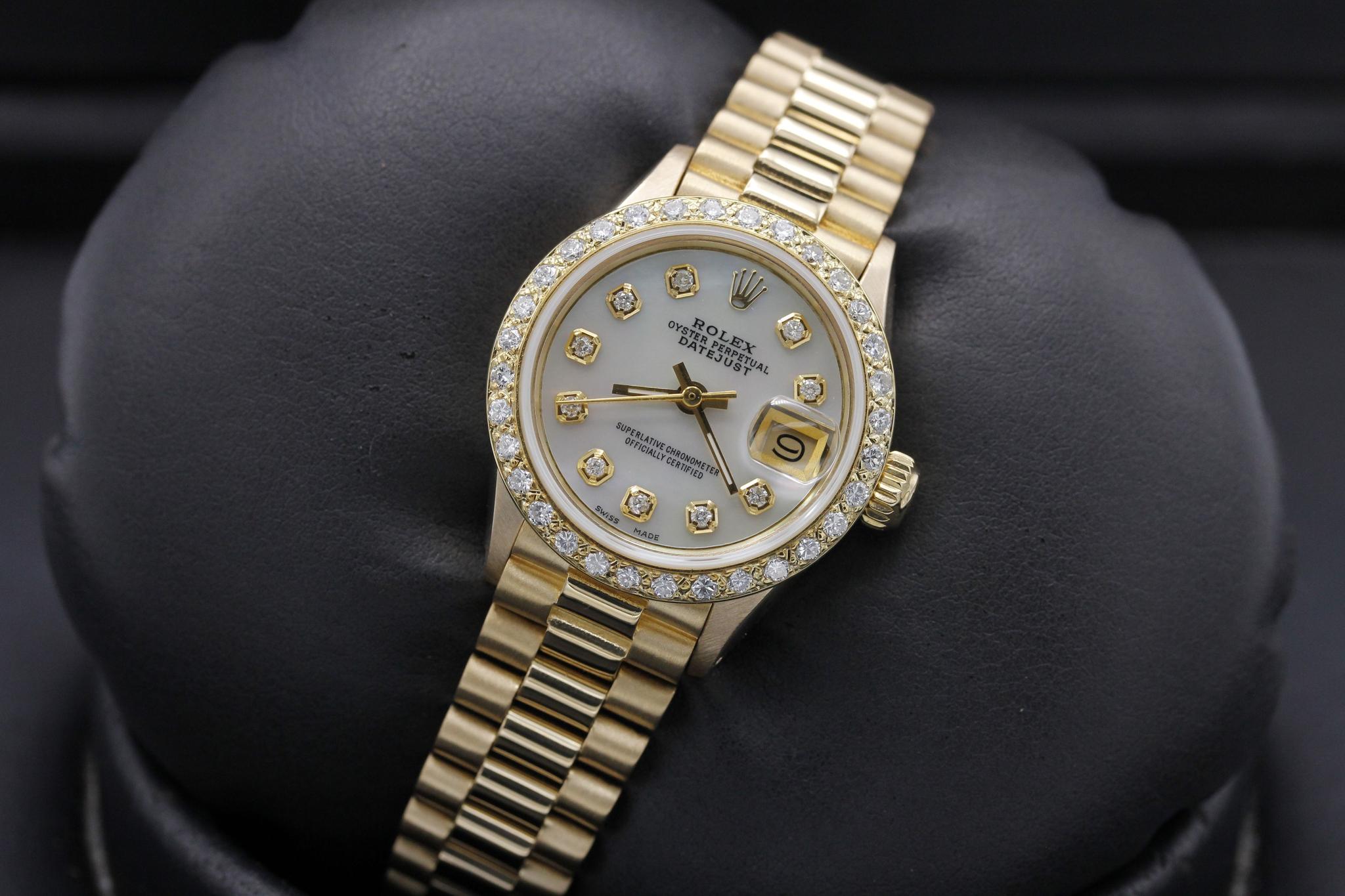 Watch Image 11