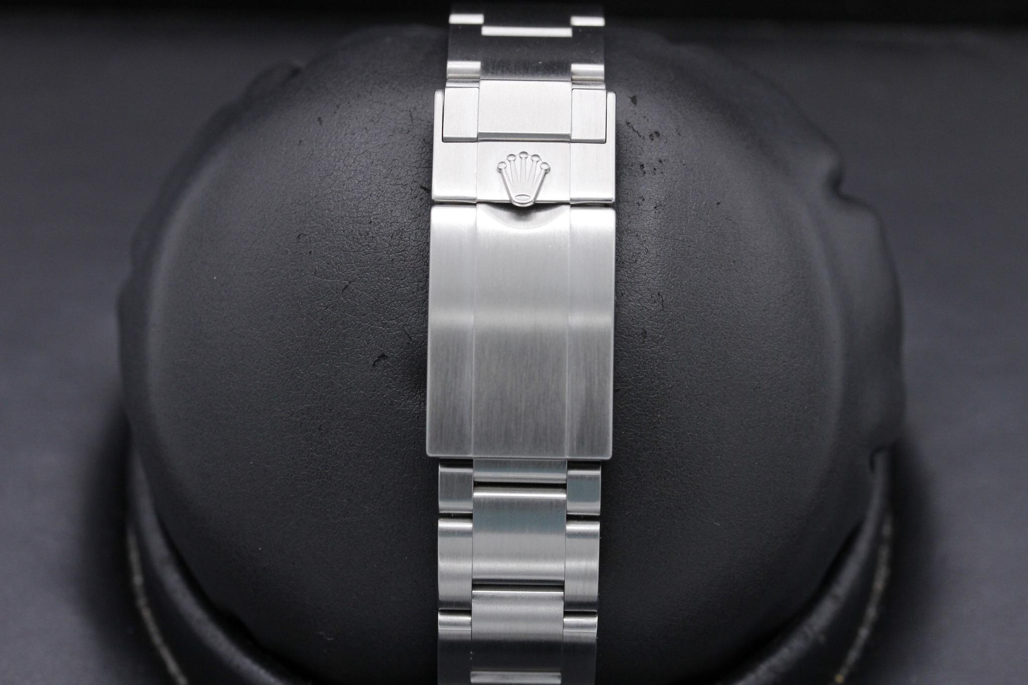 Watch Image 8