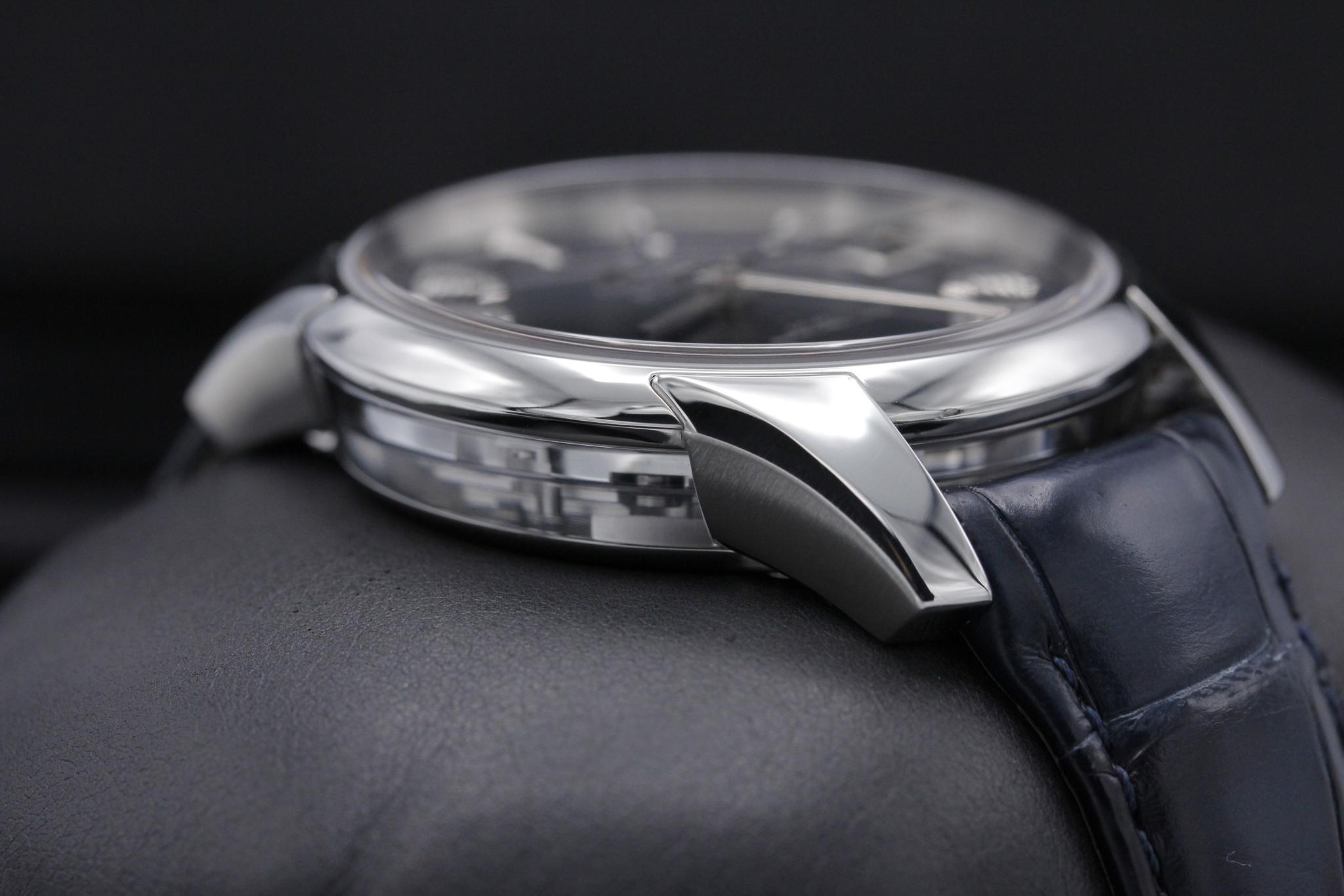 Watch Image 6