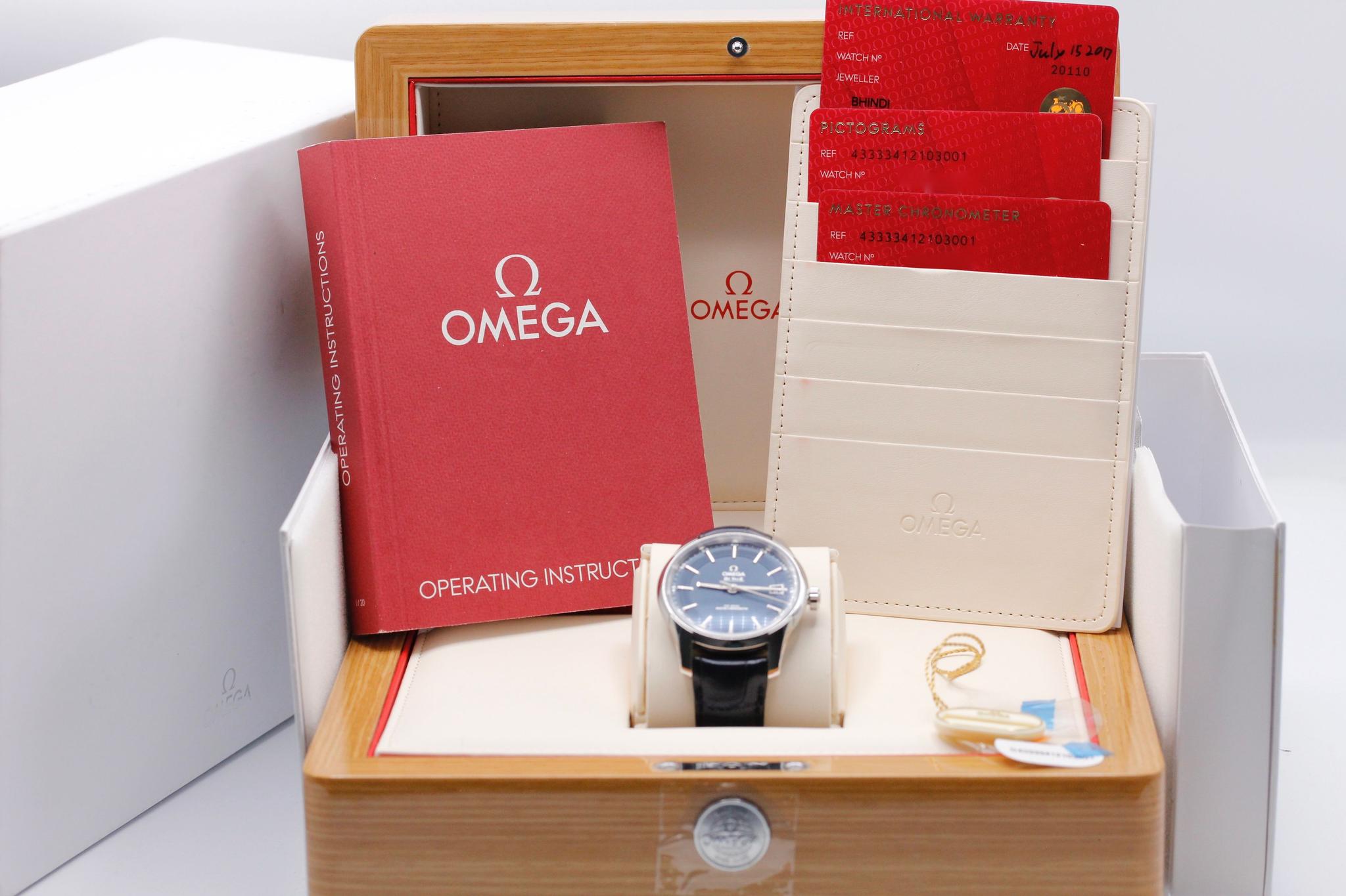 Watch Image 11