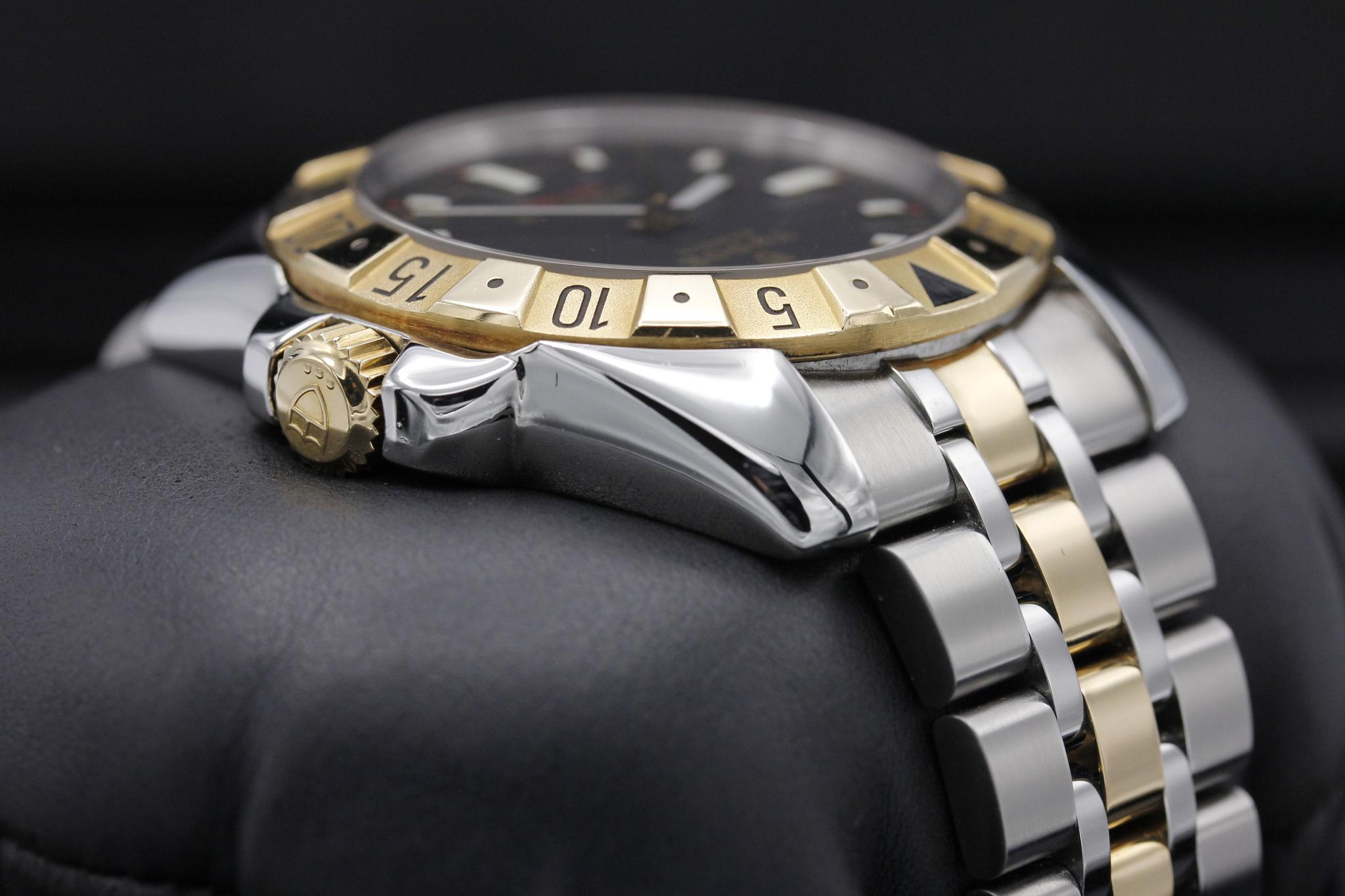 Watch Image 4