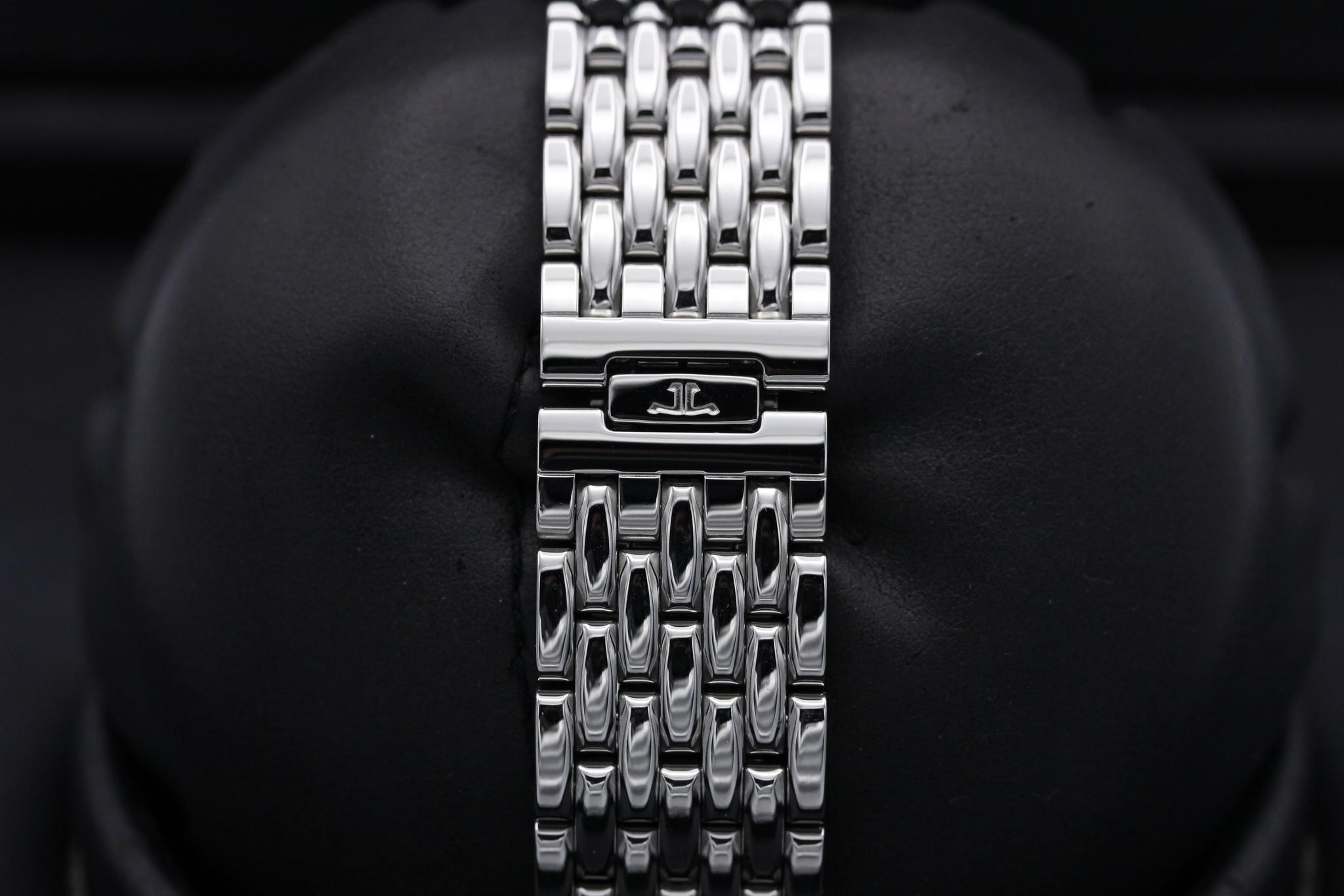 Watch Image 8