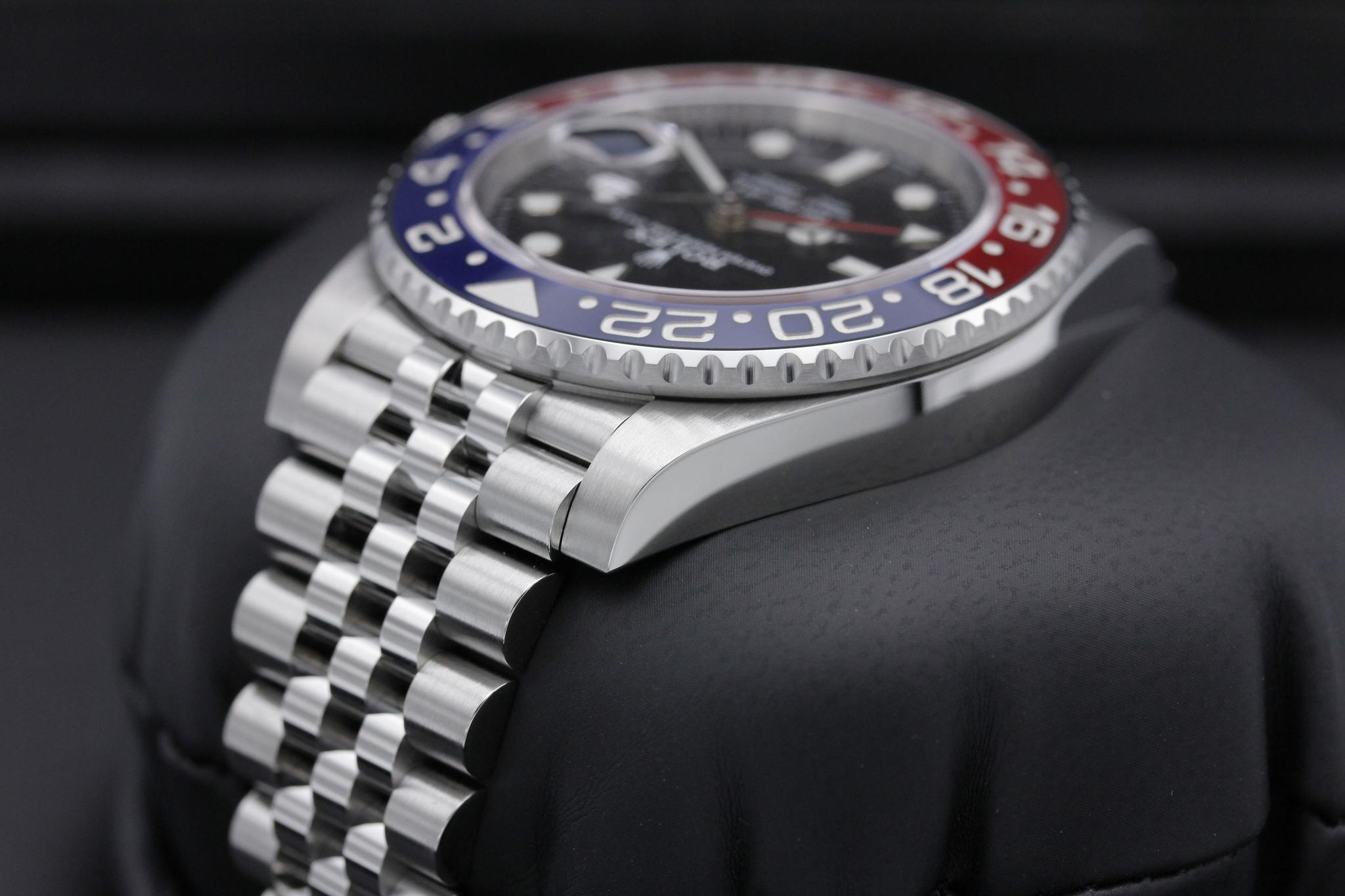 Watch Image 5