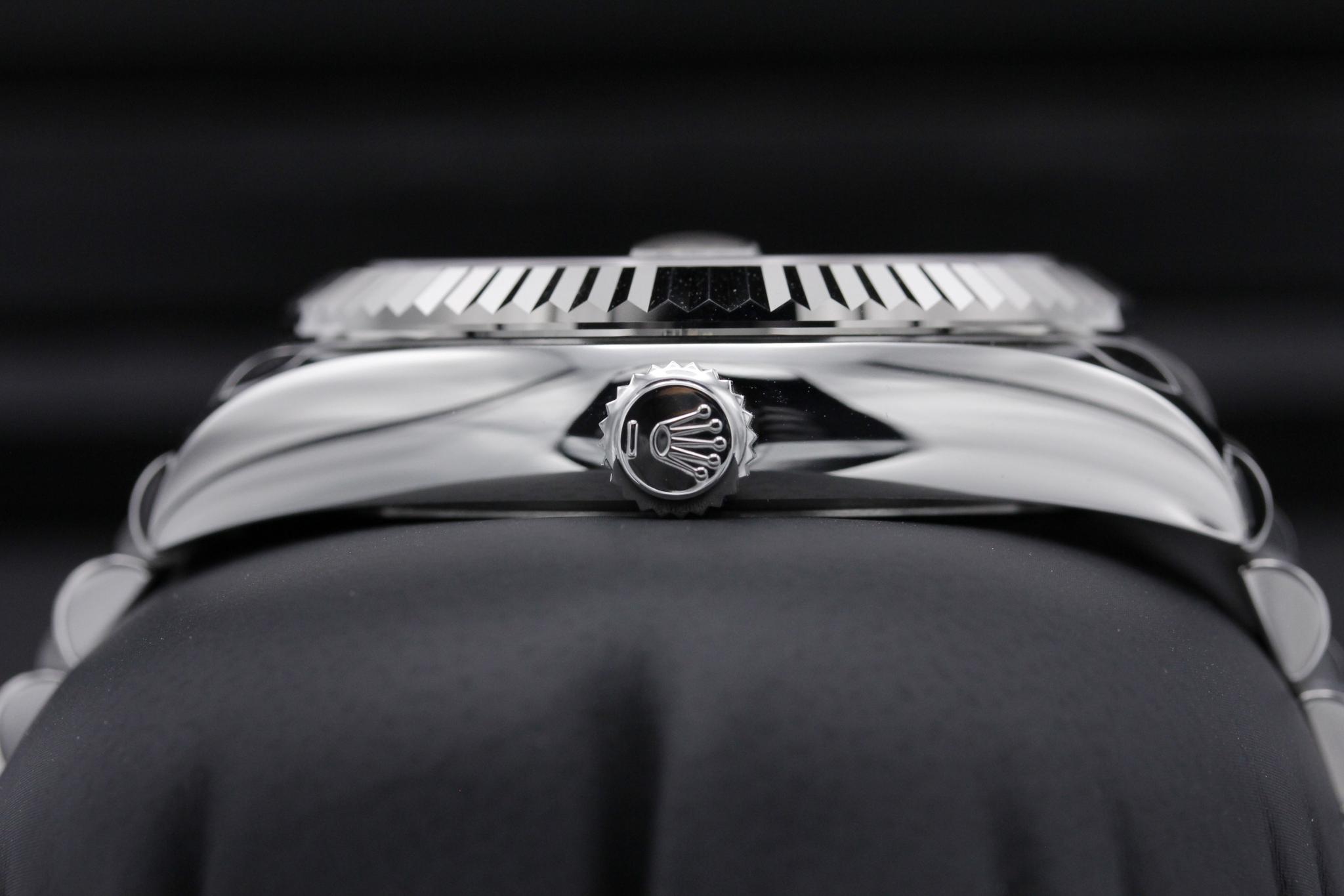 Watch Image 3