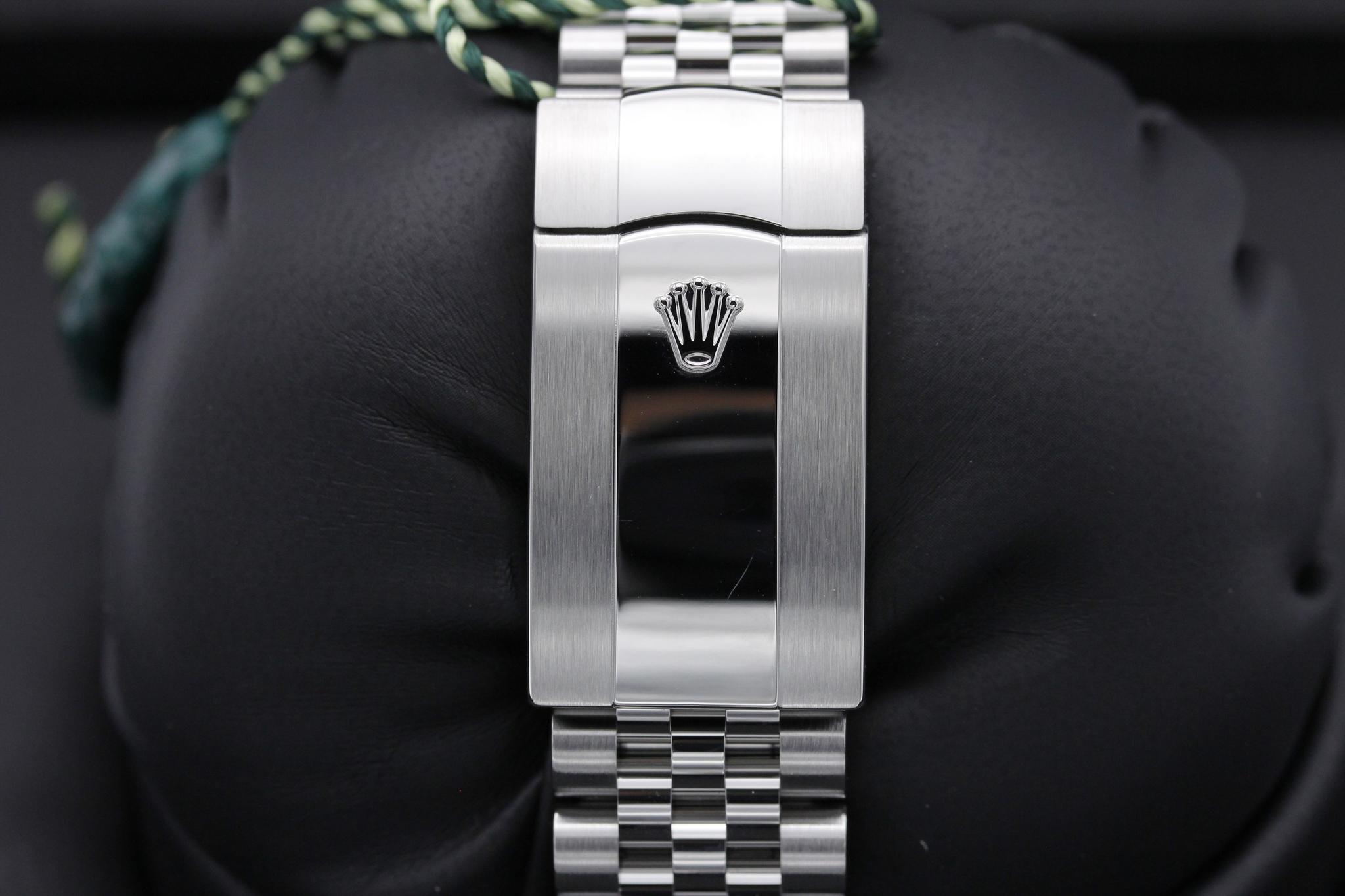 Watch Image 8