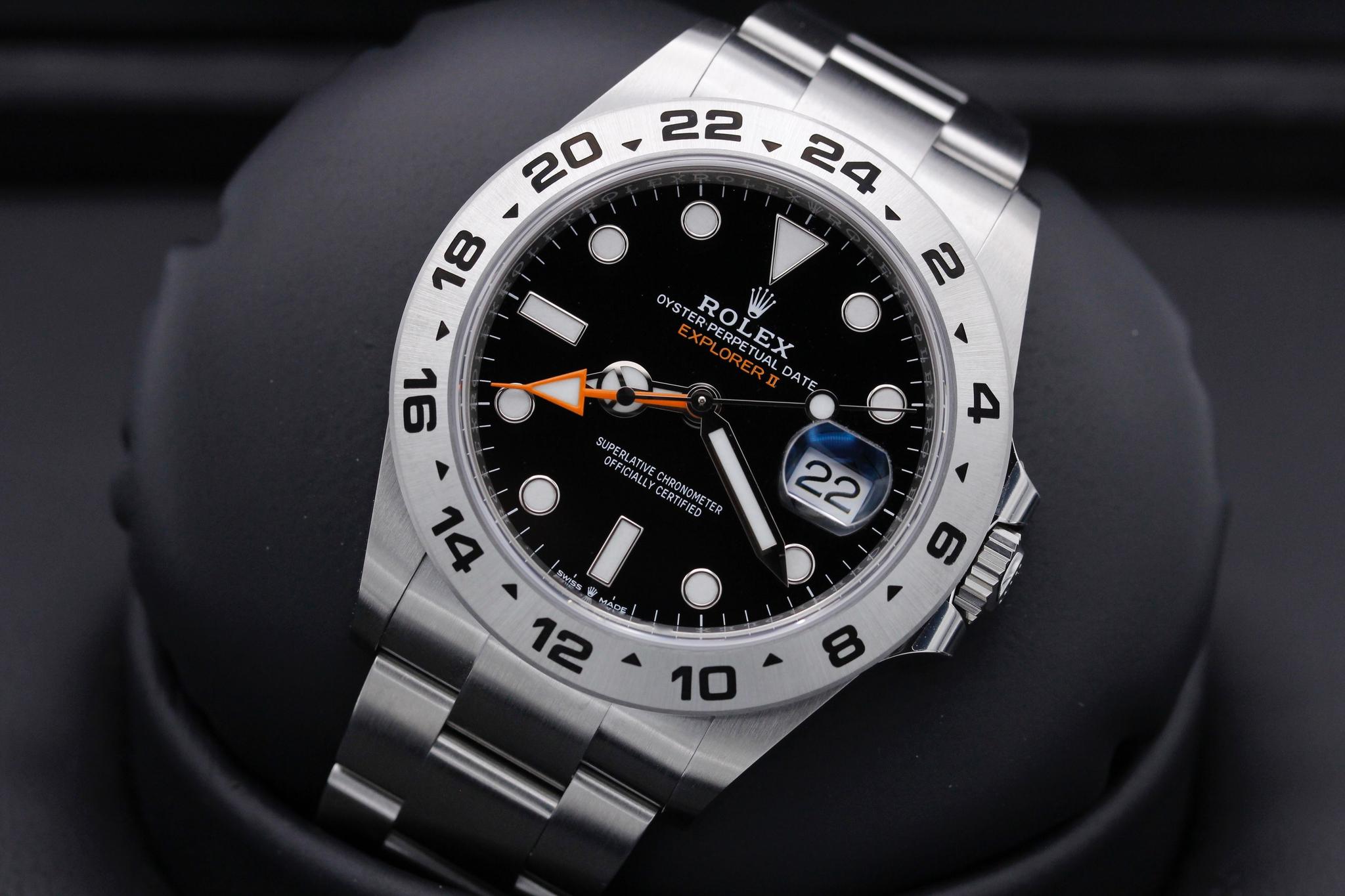 Watch Image 10