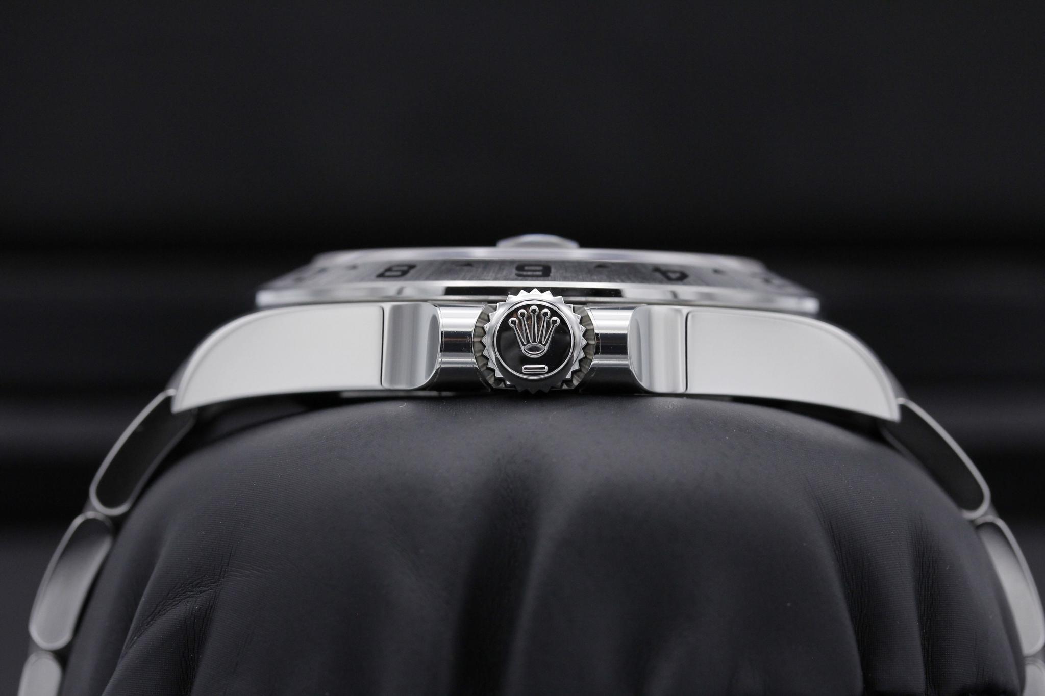 Watch Image 3