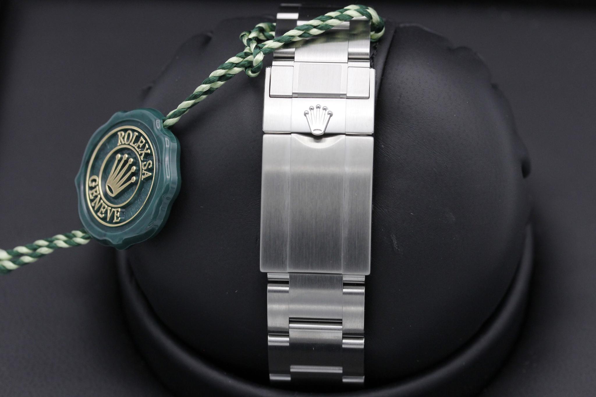 Watch Image 8