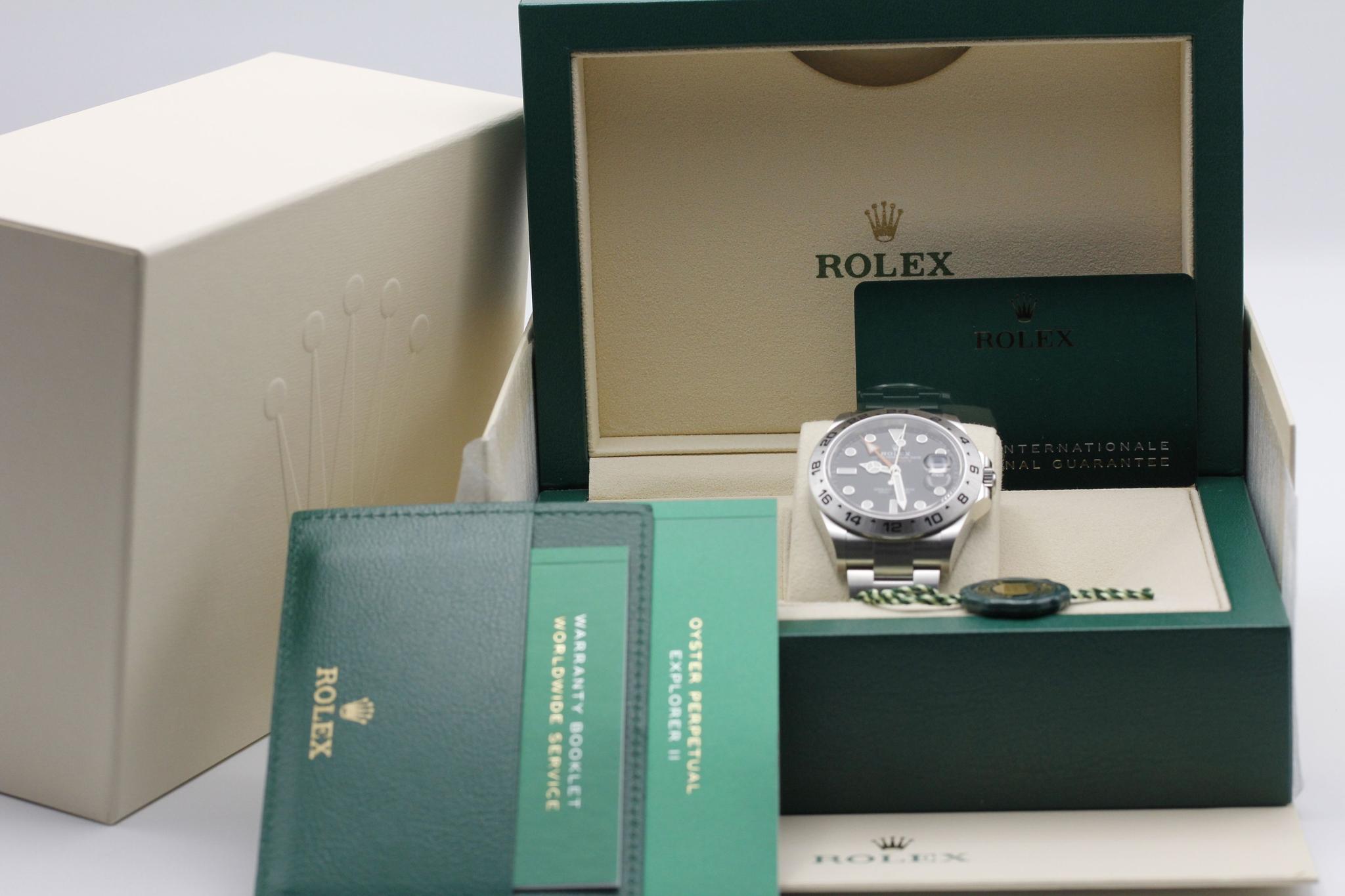 Watch Image 11