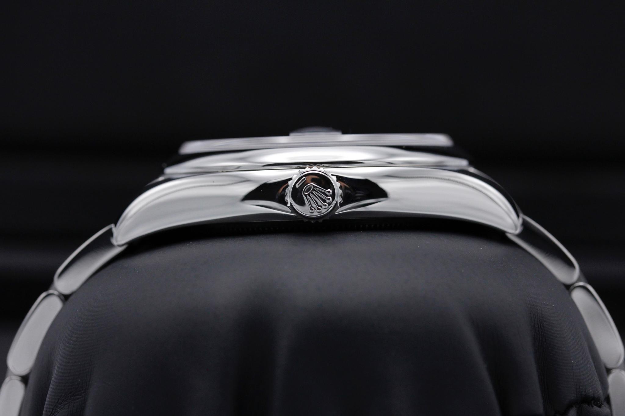 Watch Image 3