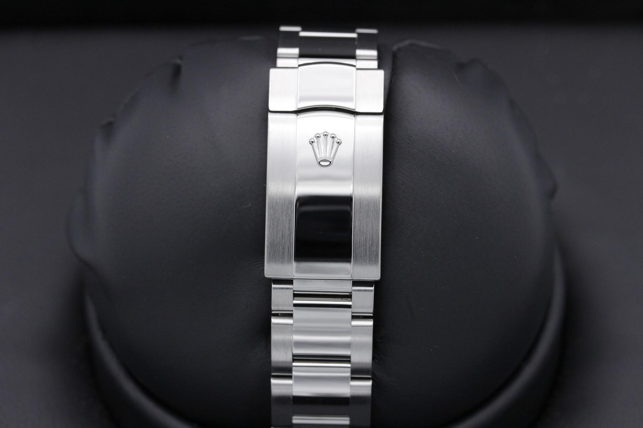 Watch Image 8