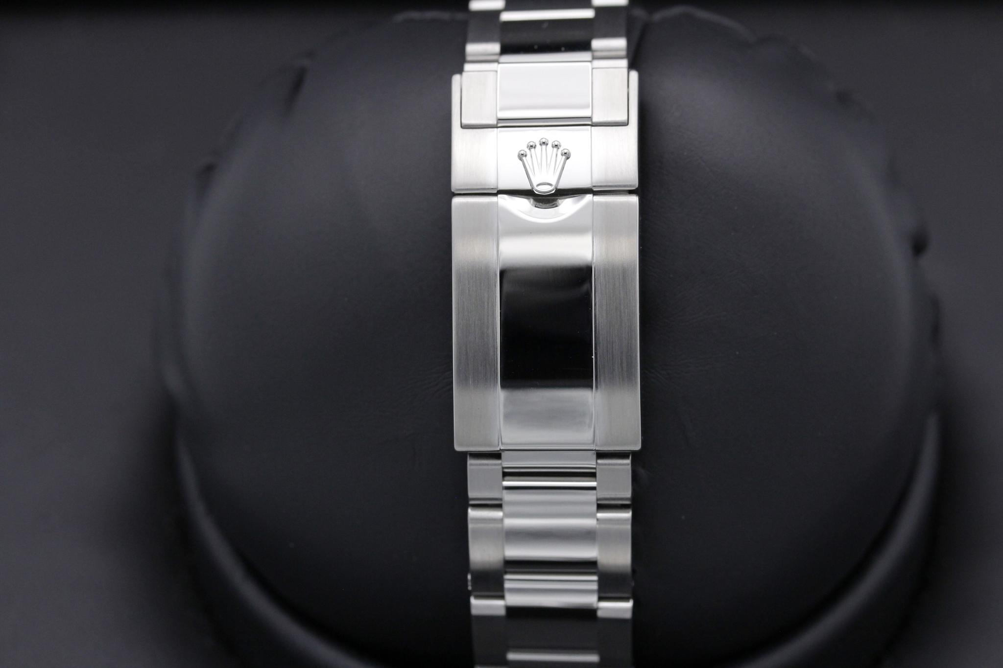 Watch Image 8