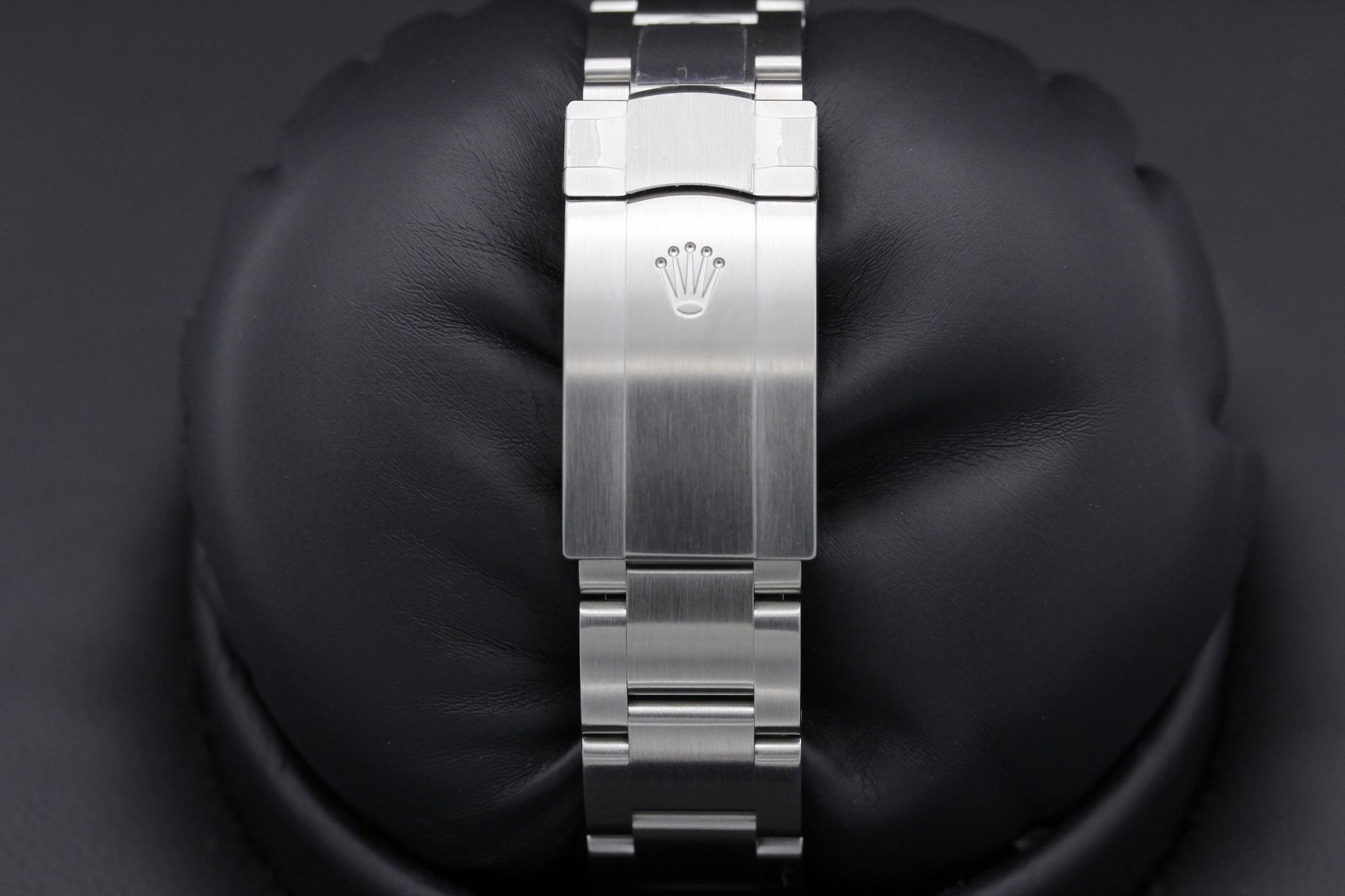 Watch Image 8