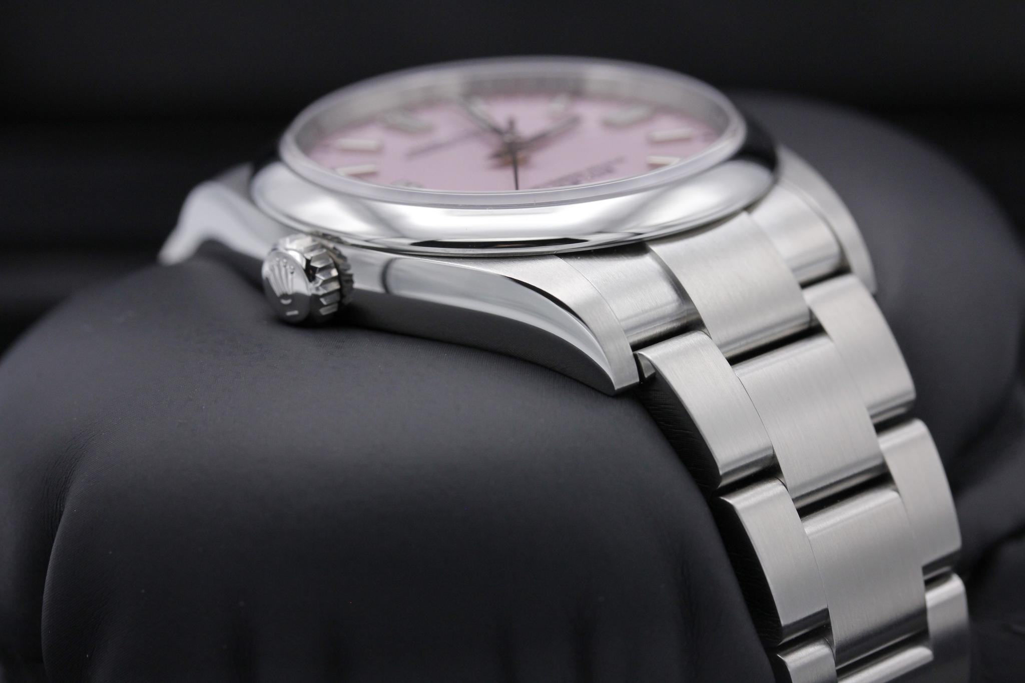 Watch Image 4