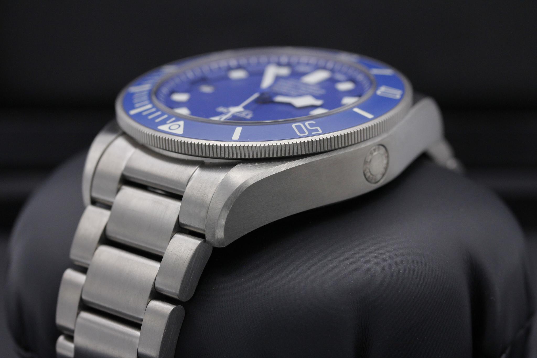 Watch Image 5